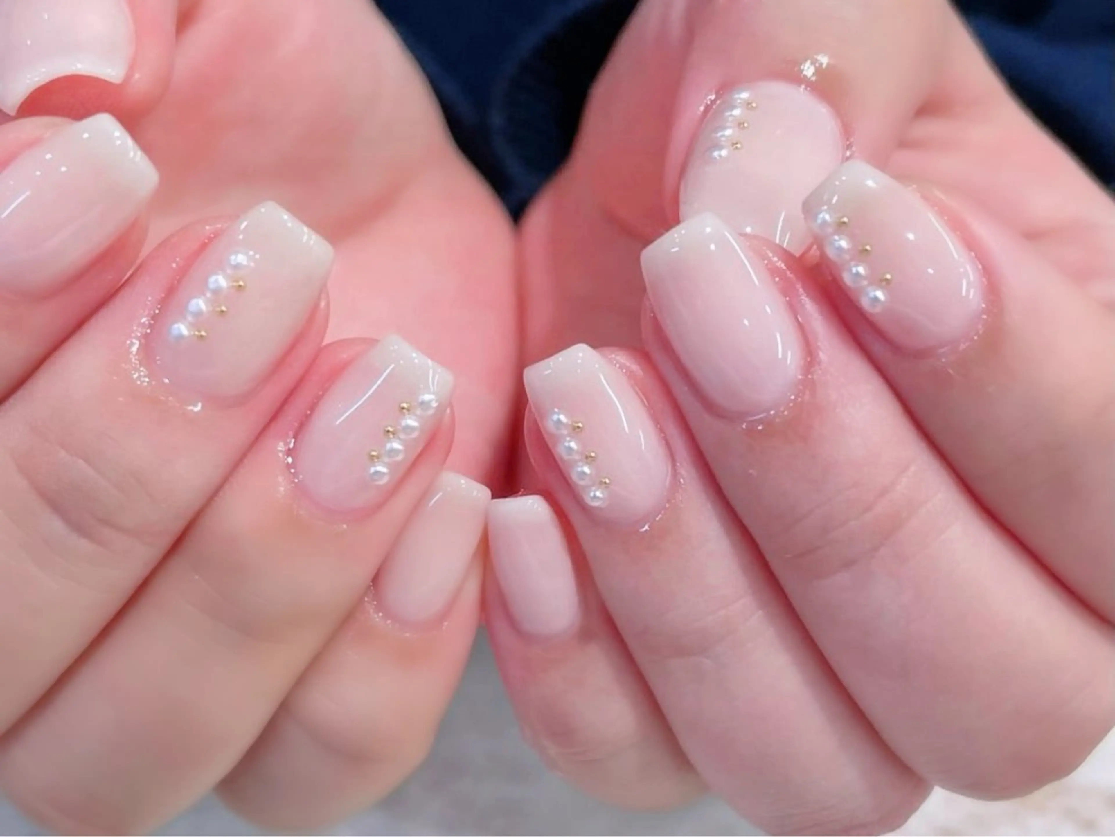 ミディアム ハンドネイル ハンドケア flora所属・NAILS Soraのネイルデザイン