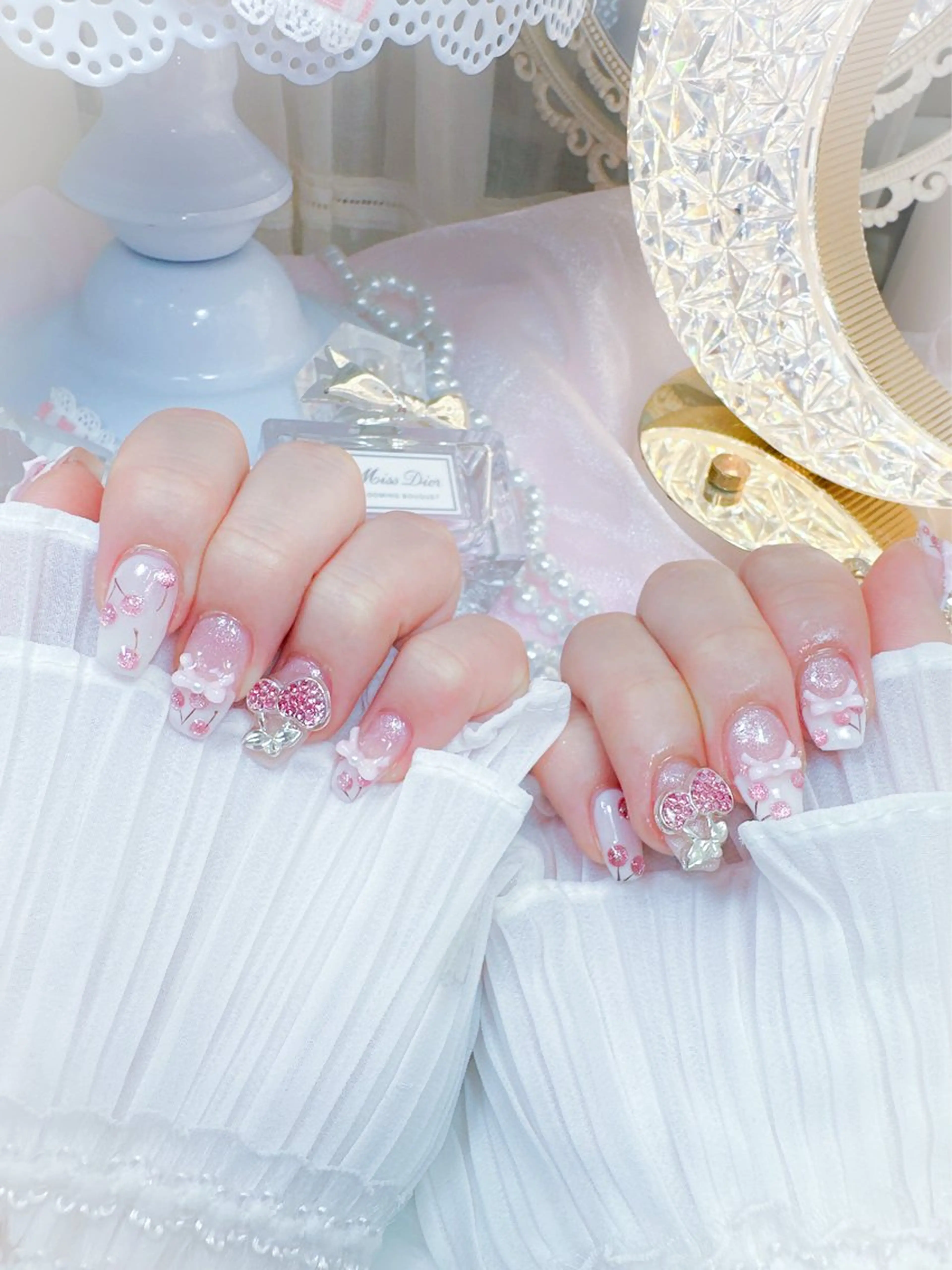 ネイル 韓国ネイル マグネットネイル ピンク 夏ネイル ワンホンネイル ハンドネイル ワンホン、かわいい系 🎀ななみのネイルデザイン