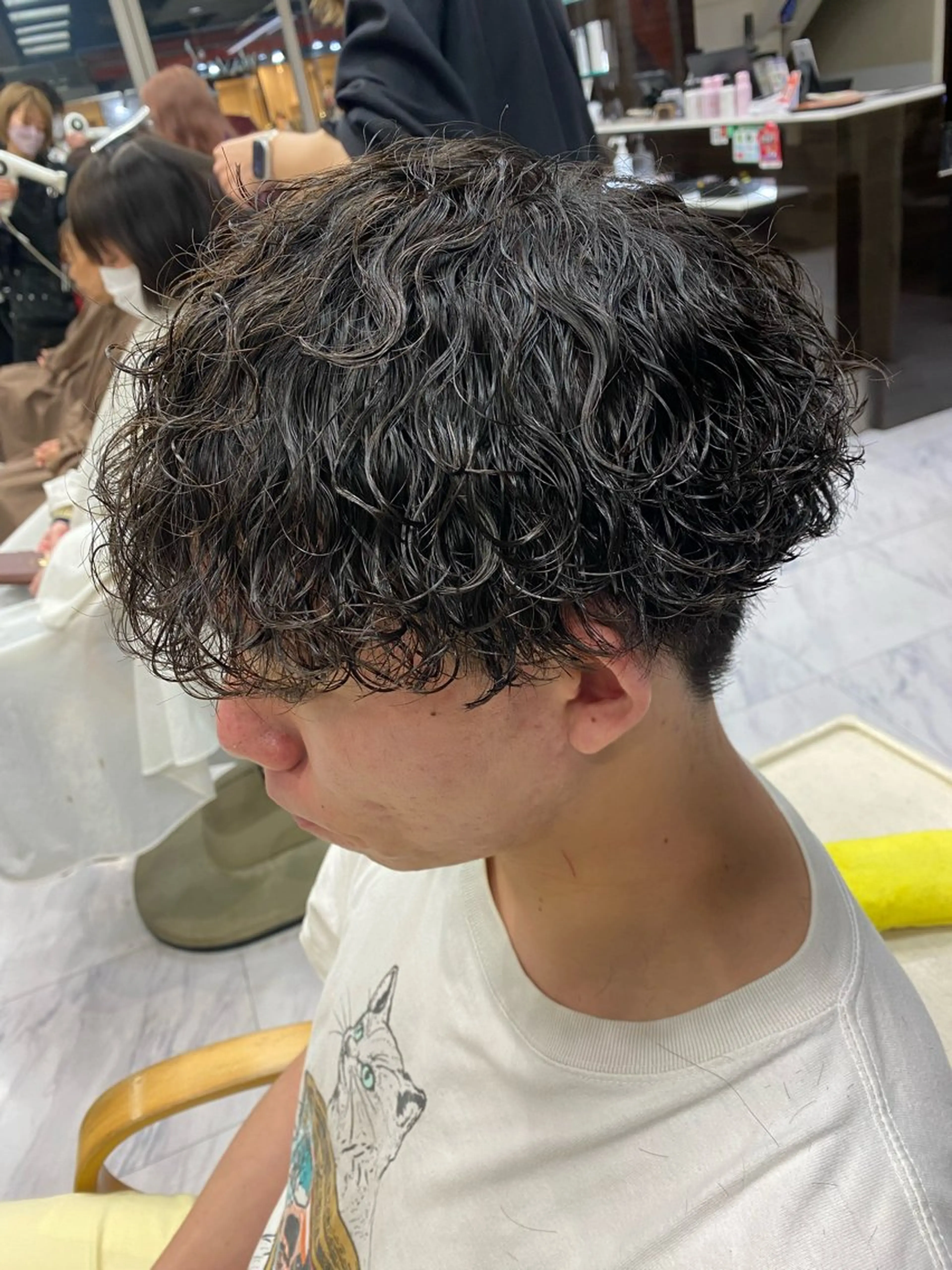 パーマ メンズ メンズパーマ メンズツイストパーマ 波巻きパーマ スパイラルパーマ ツイストパーマ カット パーマ トリートメント 🌴パーマオタク🌴 長谷川　諒佑🌈のヘアスタイル