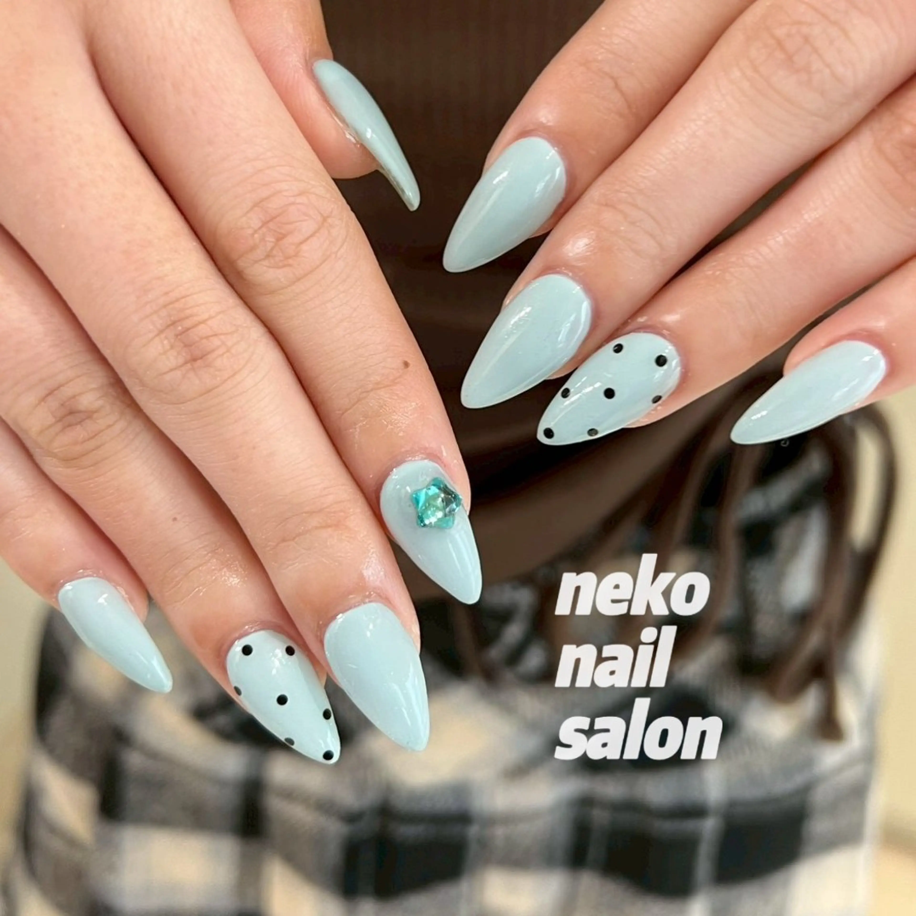 ネイル ドット 水色 春ネイル ハンドネイル neko nail所属・neko nailのネイルデザイン