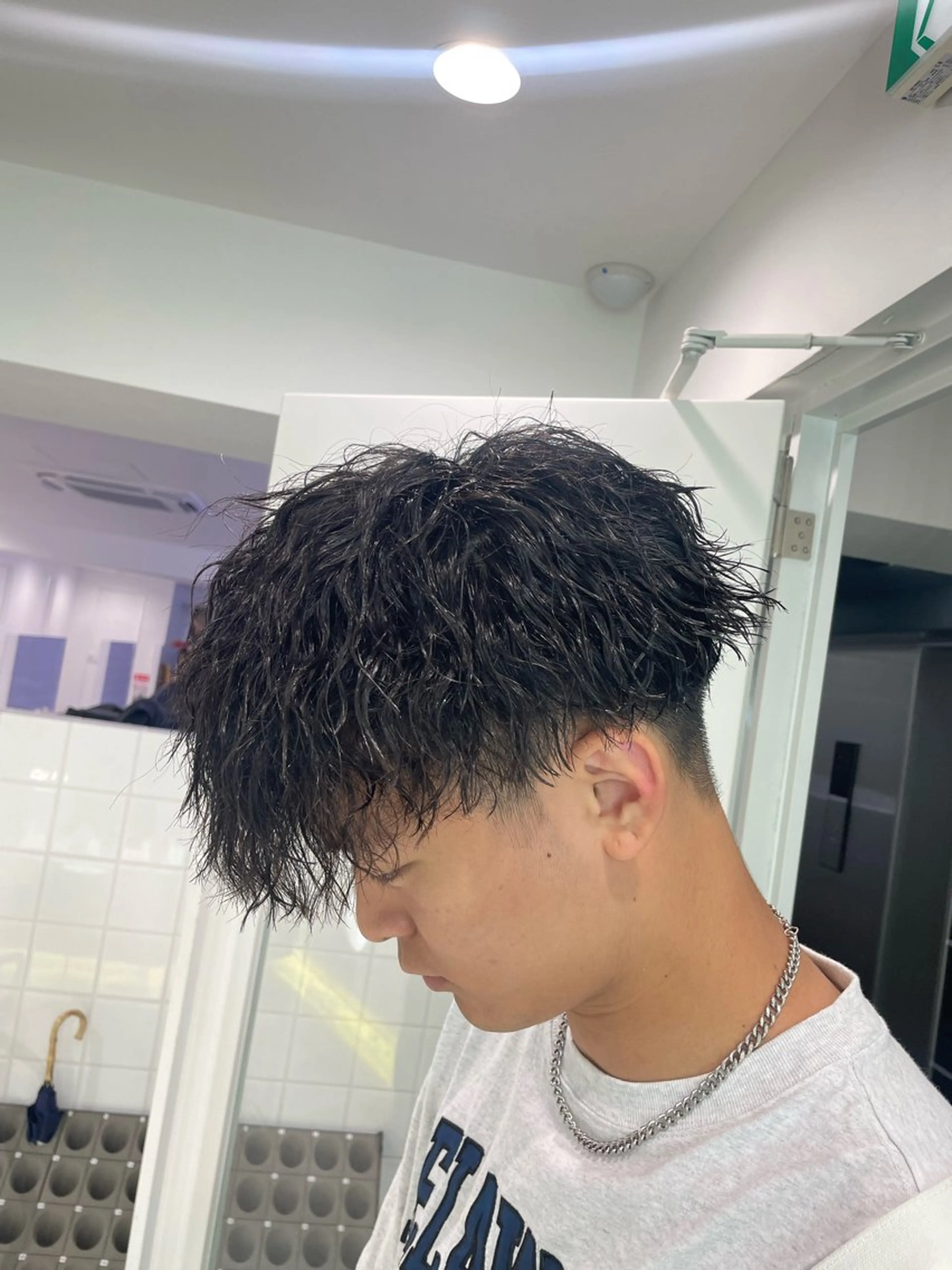 ショート パーマ ヘアアレンジ メンズ 艶カラー の達人のヘアスタイル