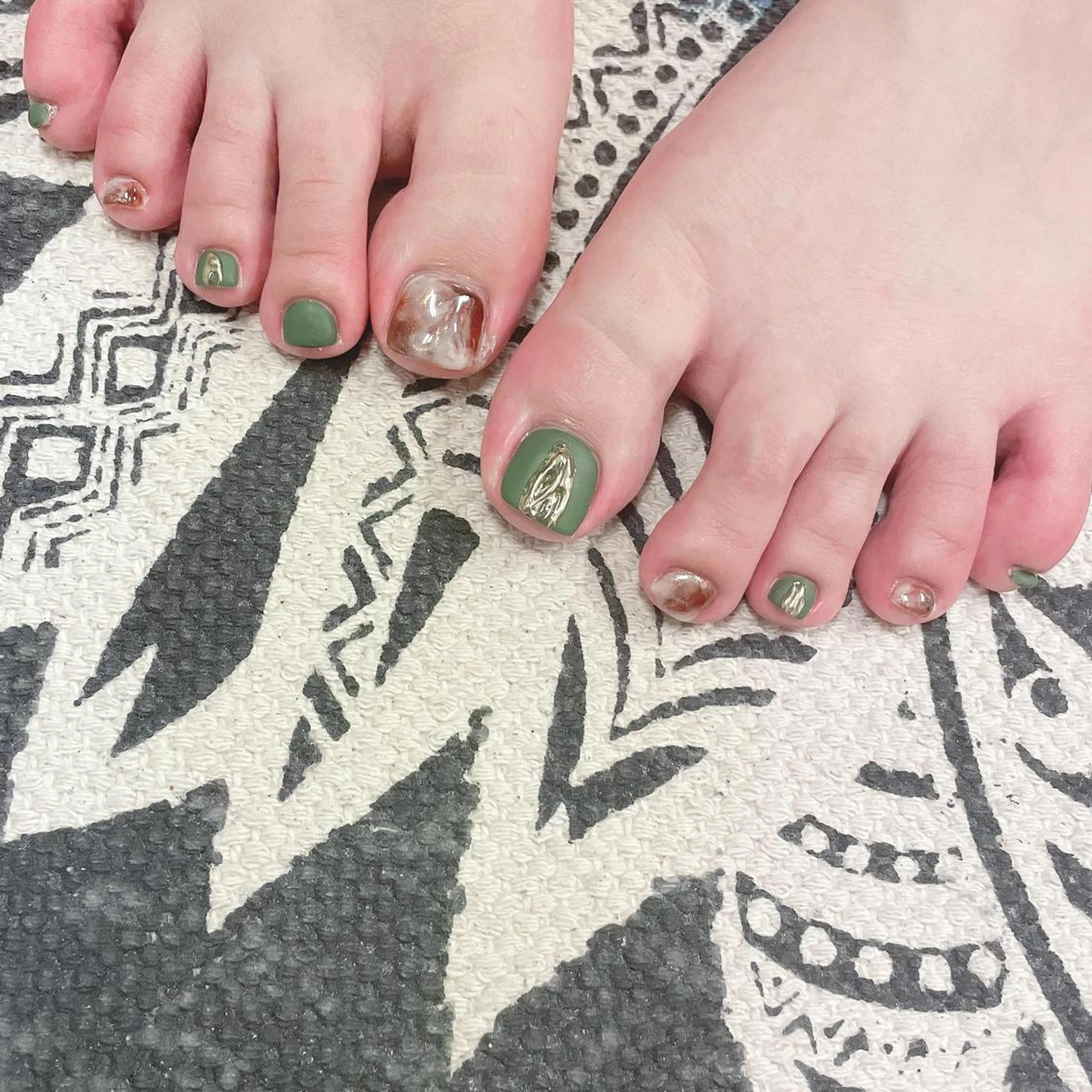 ミディアム 韓国風ヘア フットネイル 💎ビューティサロン 湘南　RIRAN💎のネイルデザイン