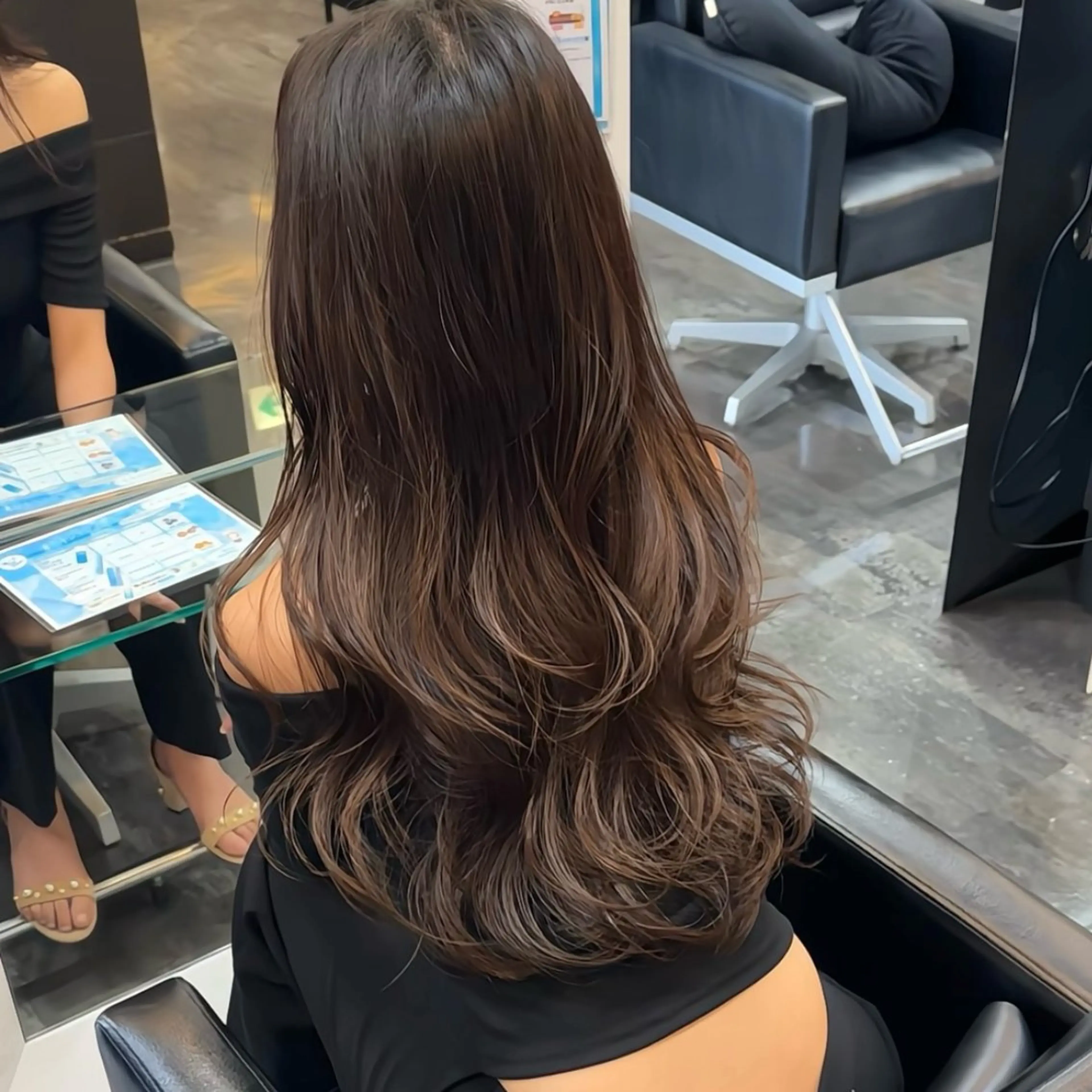 ロング カラー アッシュ アッシュグレー アッシュグレージュ ベージュカラー ブリーチ ヘアカラー トリートメント BIGOUDI  salon所属・ブリーチなし/ ベージュ/ayumuのヘアスタイル