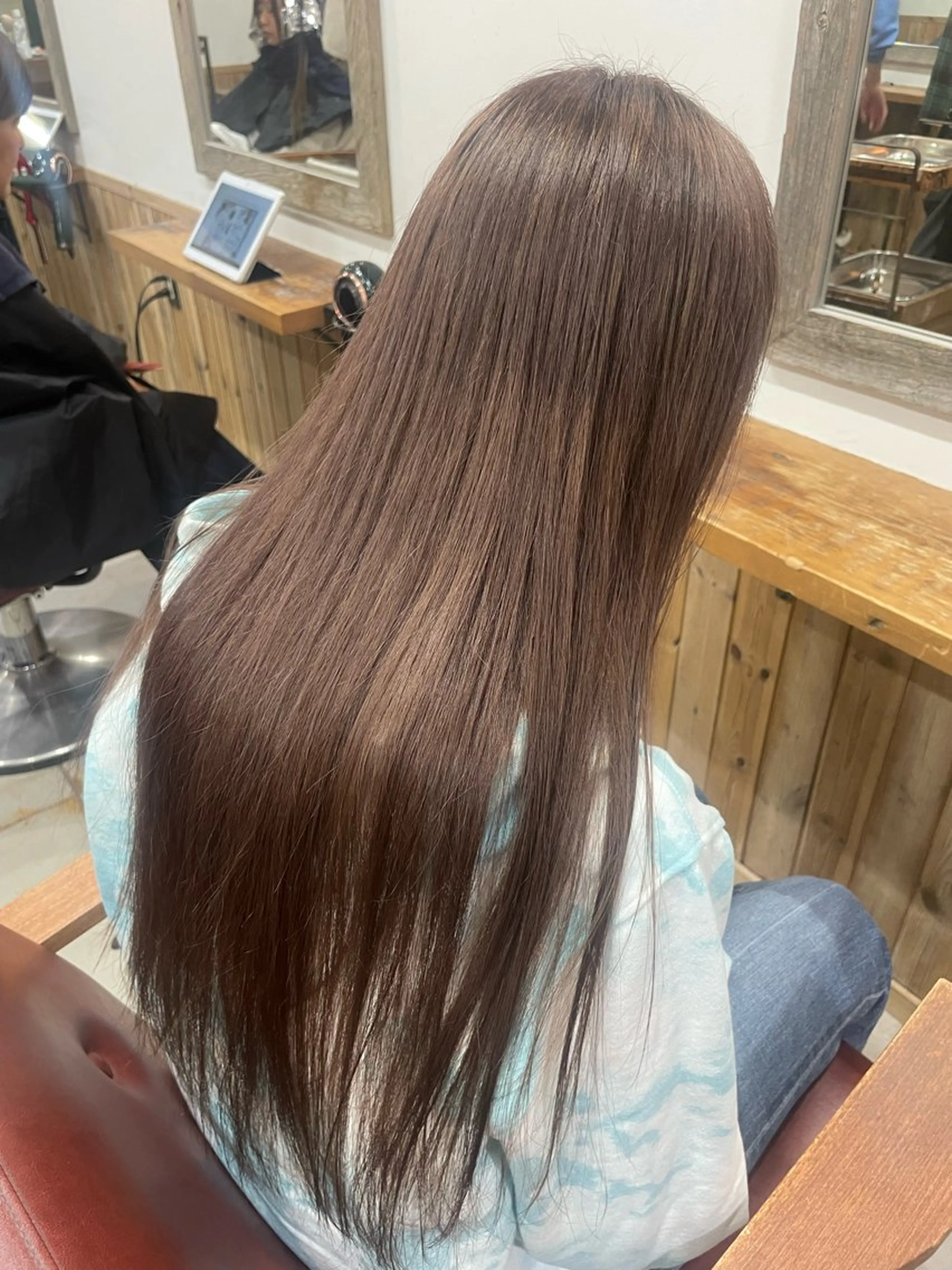 ロング カラー グレージュ ミルクティーグレージュ Wカラーレイヤーカ ット⚡️CHIAKIのヘアスタイル