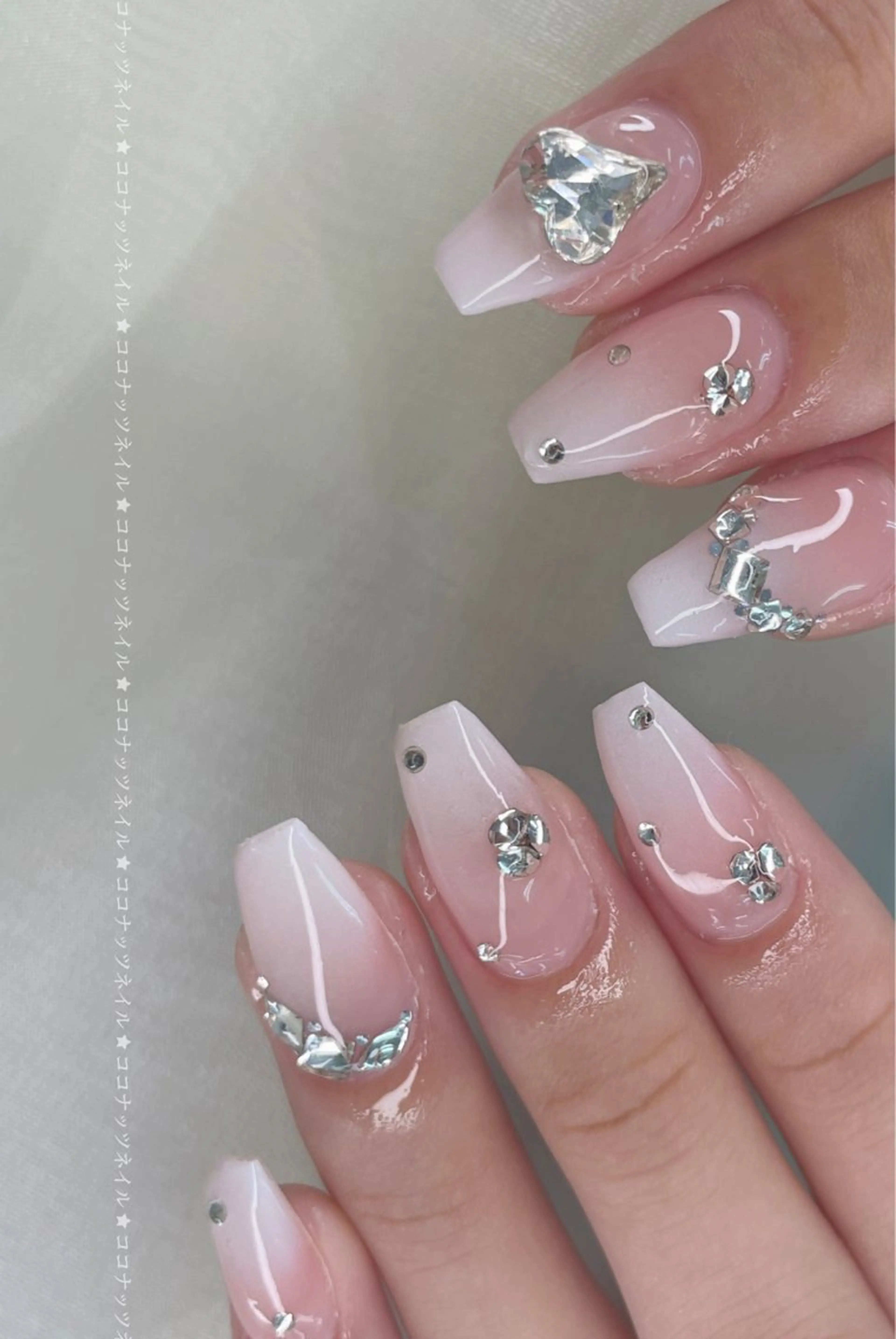 ネイル べっ甲ネイル フレンチネイル キラキラネイル マグネットネイル 大理石ネイル(マーブル) ハンドネイル 神田 ココナッツのネイルデザイン