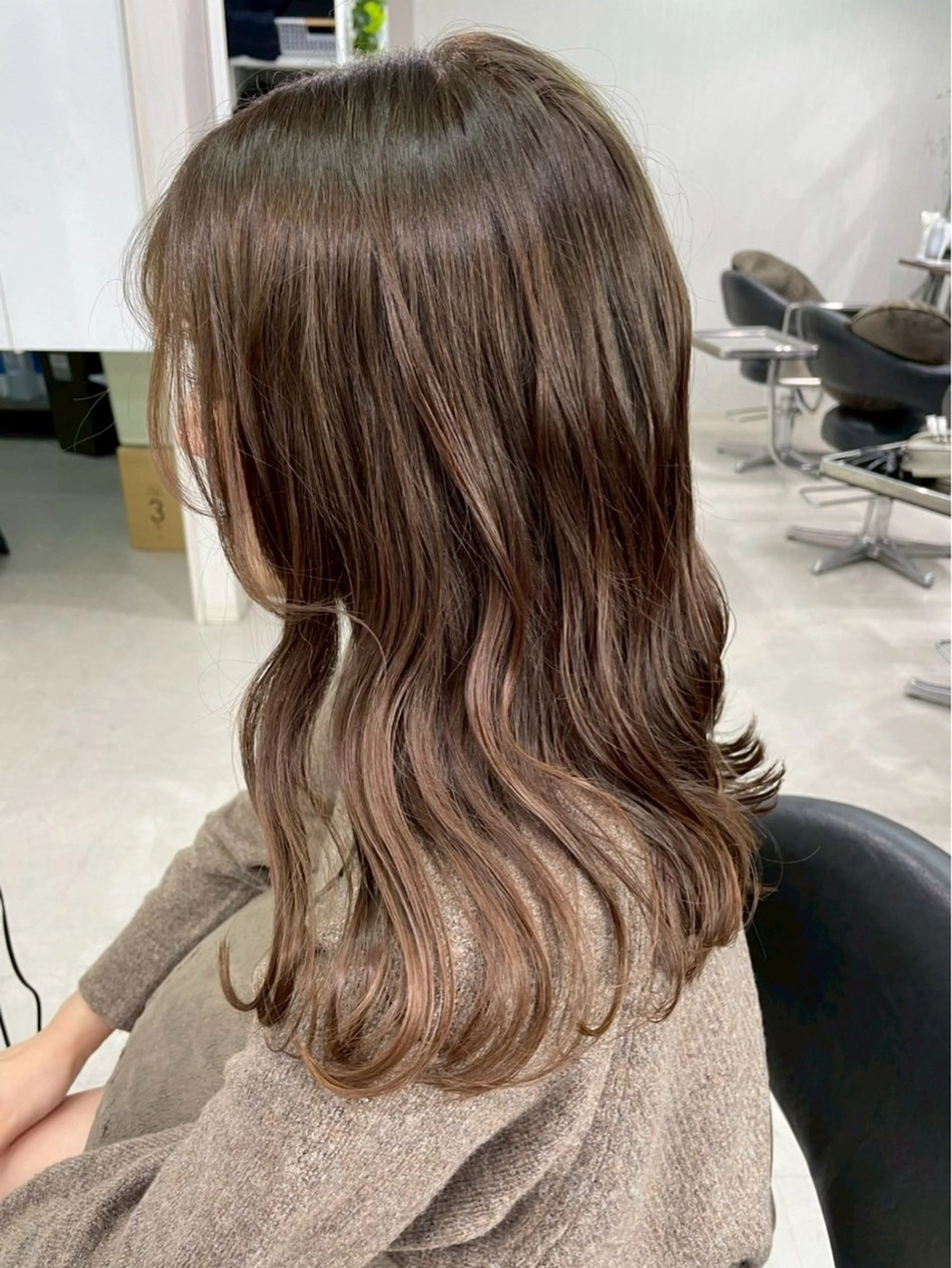 ロング カラー スタイリスト兼 アイリストyuikaのヘアスタイル