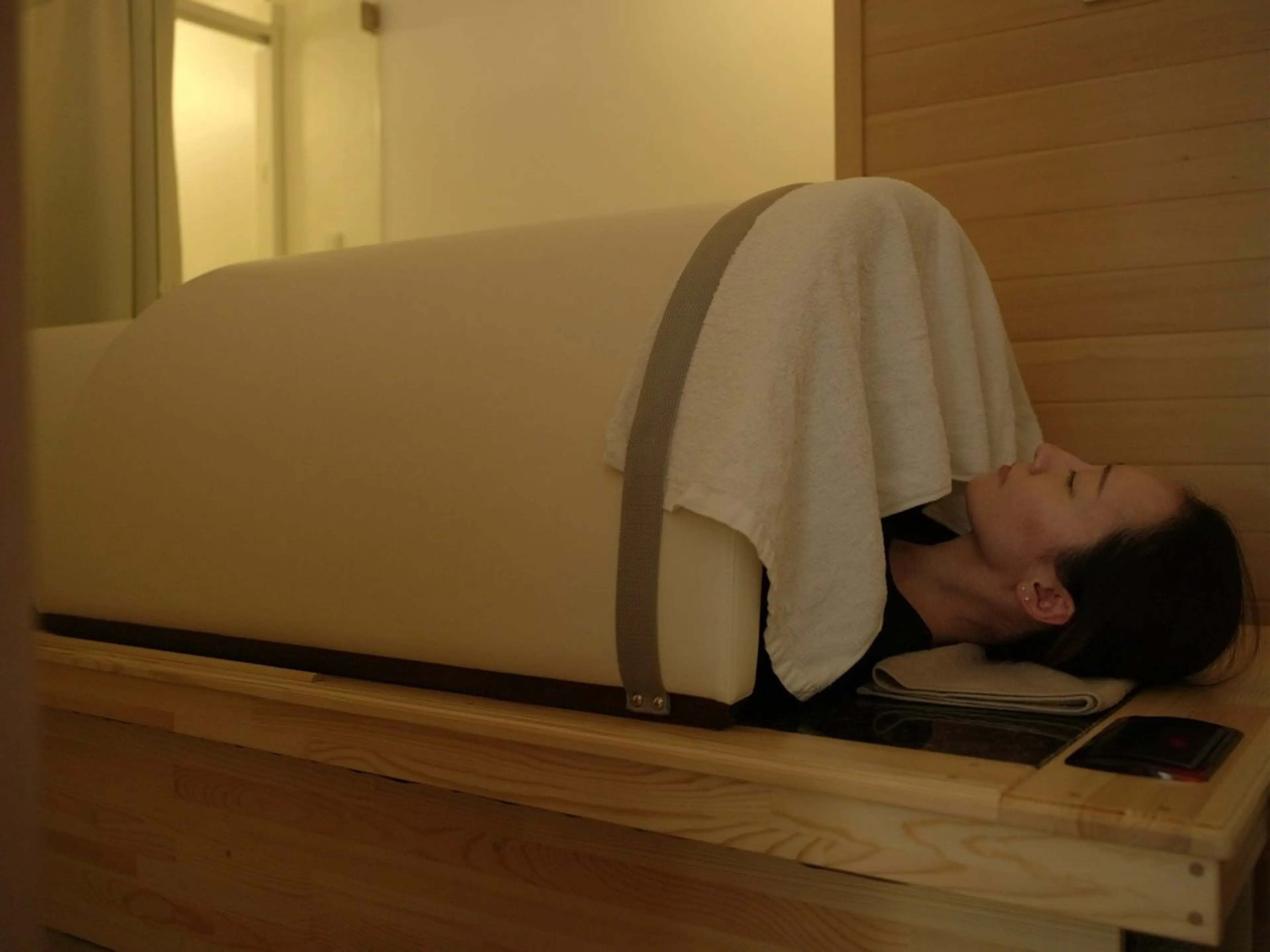 遠赤外線サウナドーム付き天然石岩盤浴　お着替え　シリカ水つき　手ぶらでOKの写真