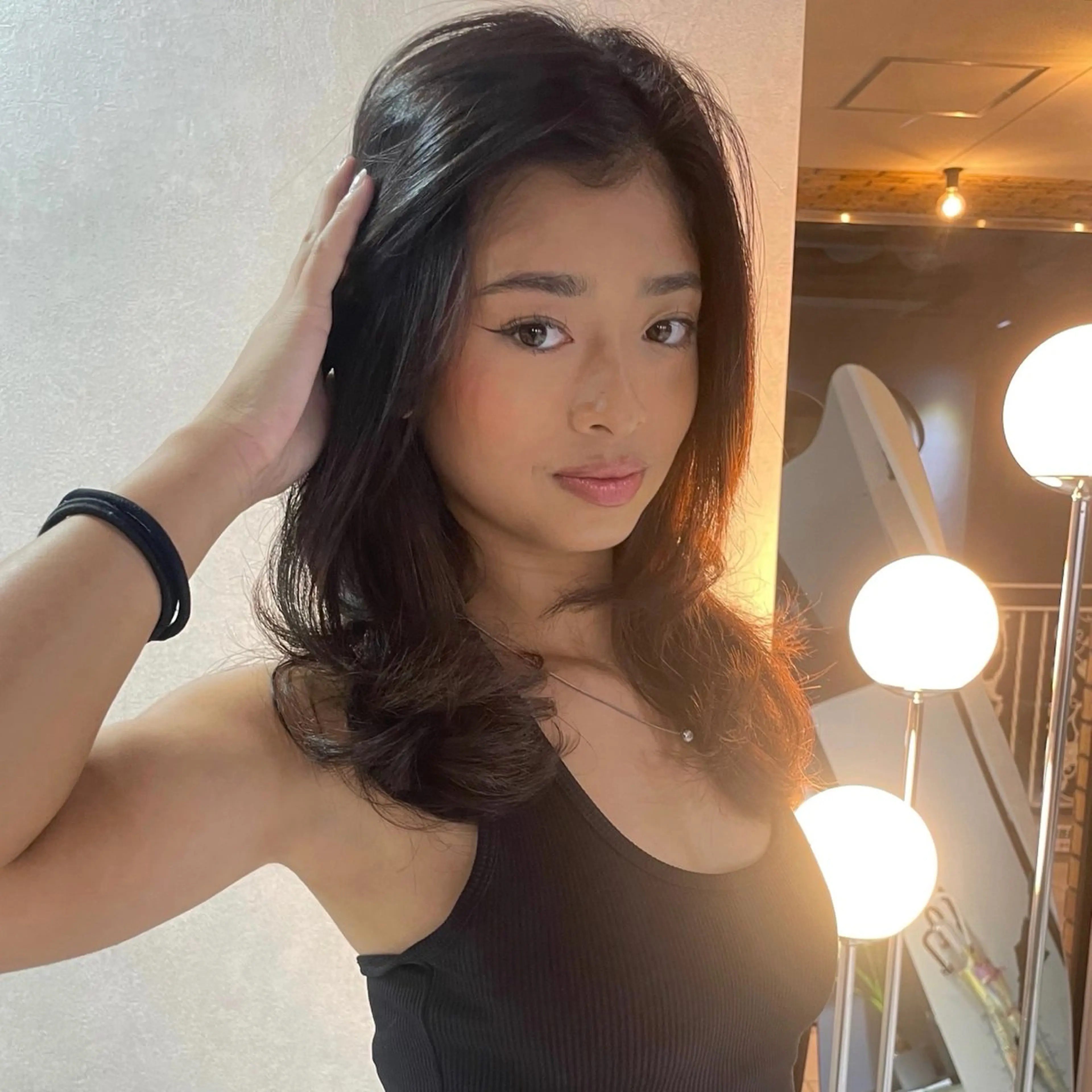 セミロング 顔まわりレイヤー レイヤーカット 縮毛矯正 カット ヘアカラー 縮毛矯正 トリートメント レイヤー /髪質改善/ariのヘアスタイル