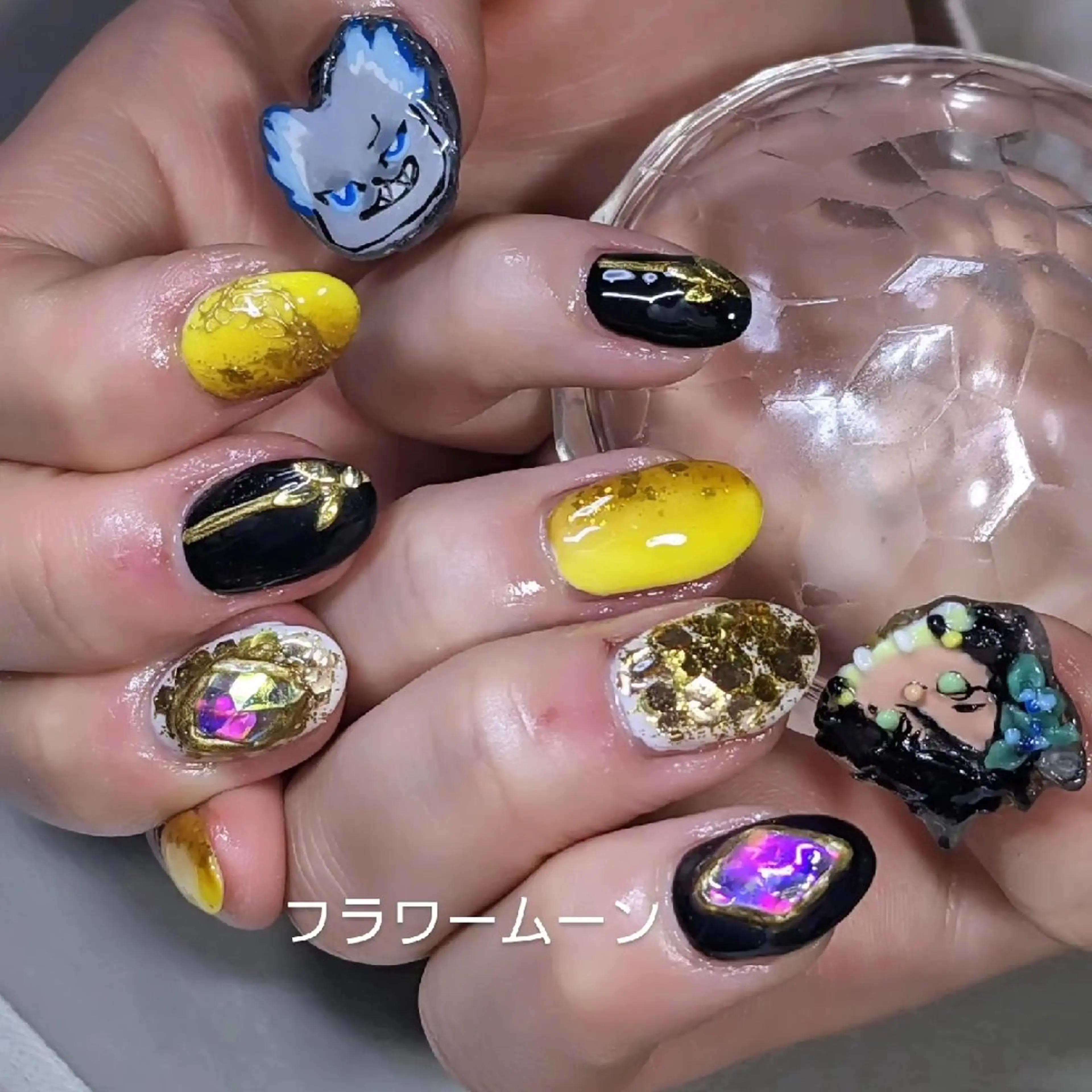 ネイル フラワー ムーンのネイルデザイン