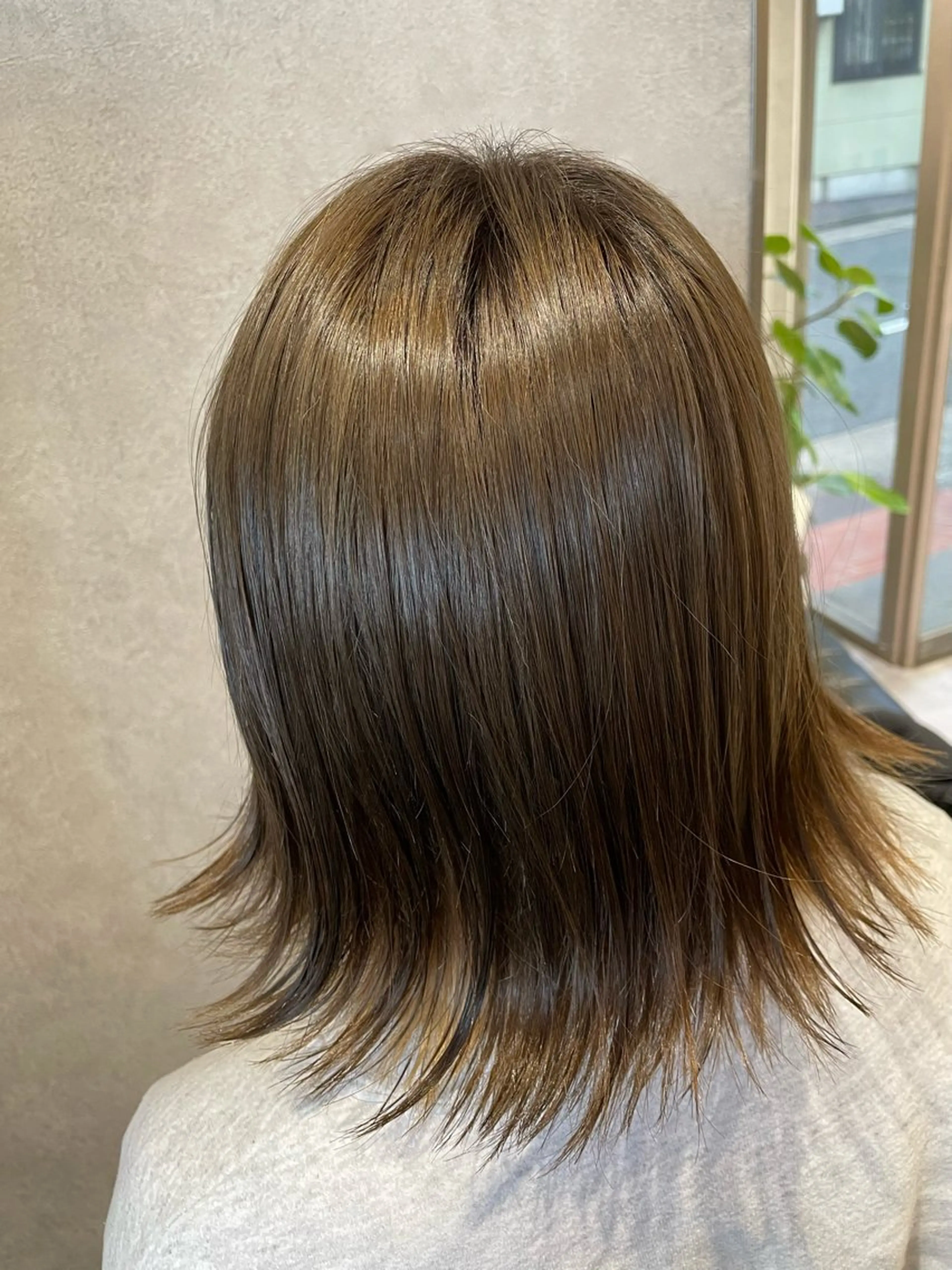 ミディアム カラー 山内 彩愛のヘアスタイル