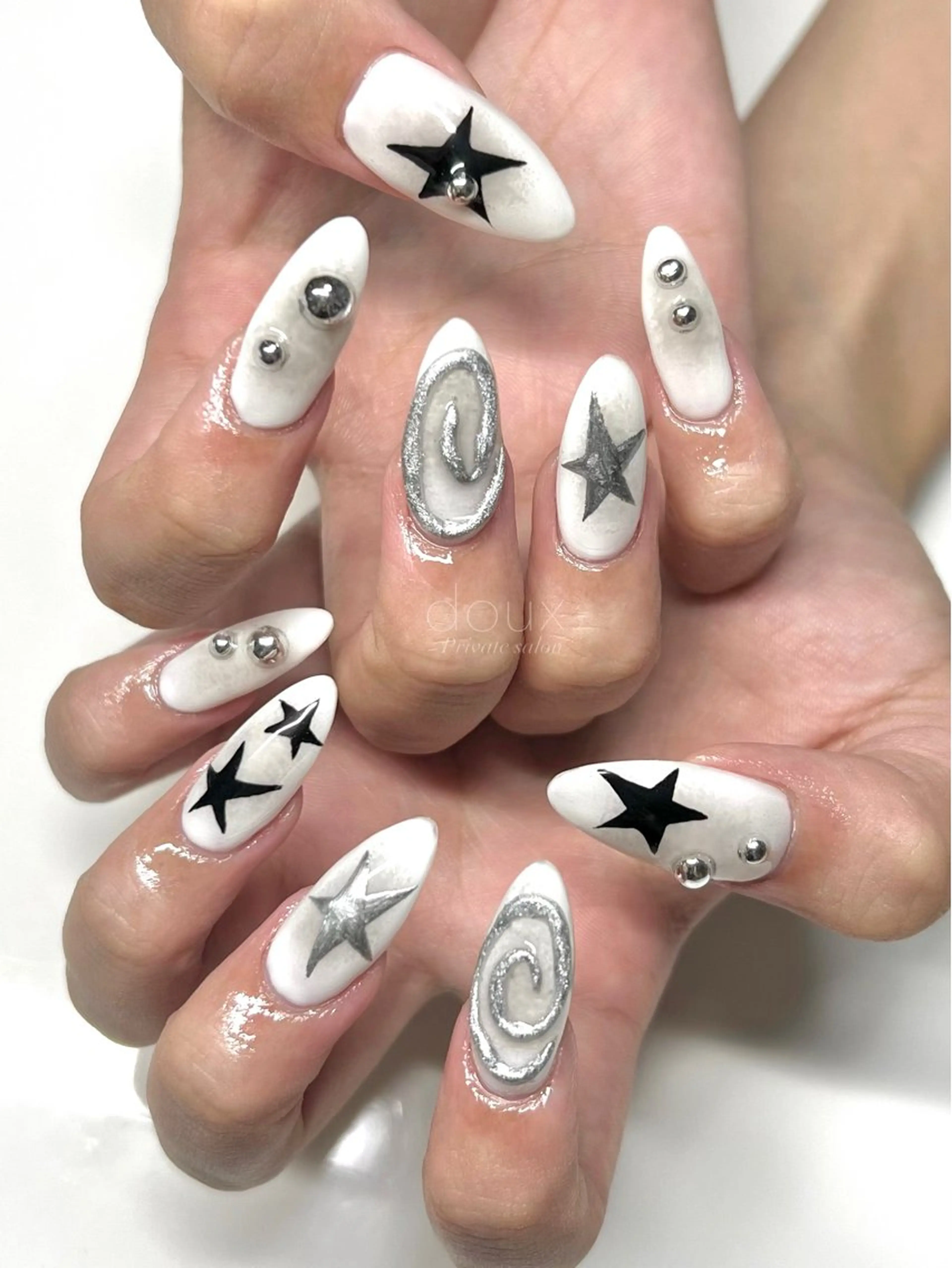 ネイル チークネイル フットネイル 韓国ネイル ミラーネイル 夏ネイル ハンドネイル doux. nailのネイルデザイン