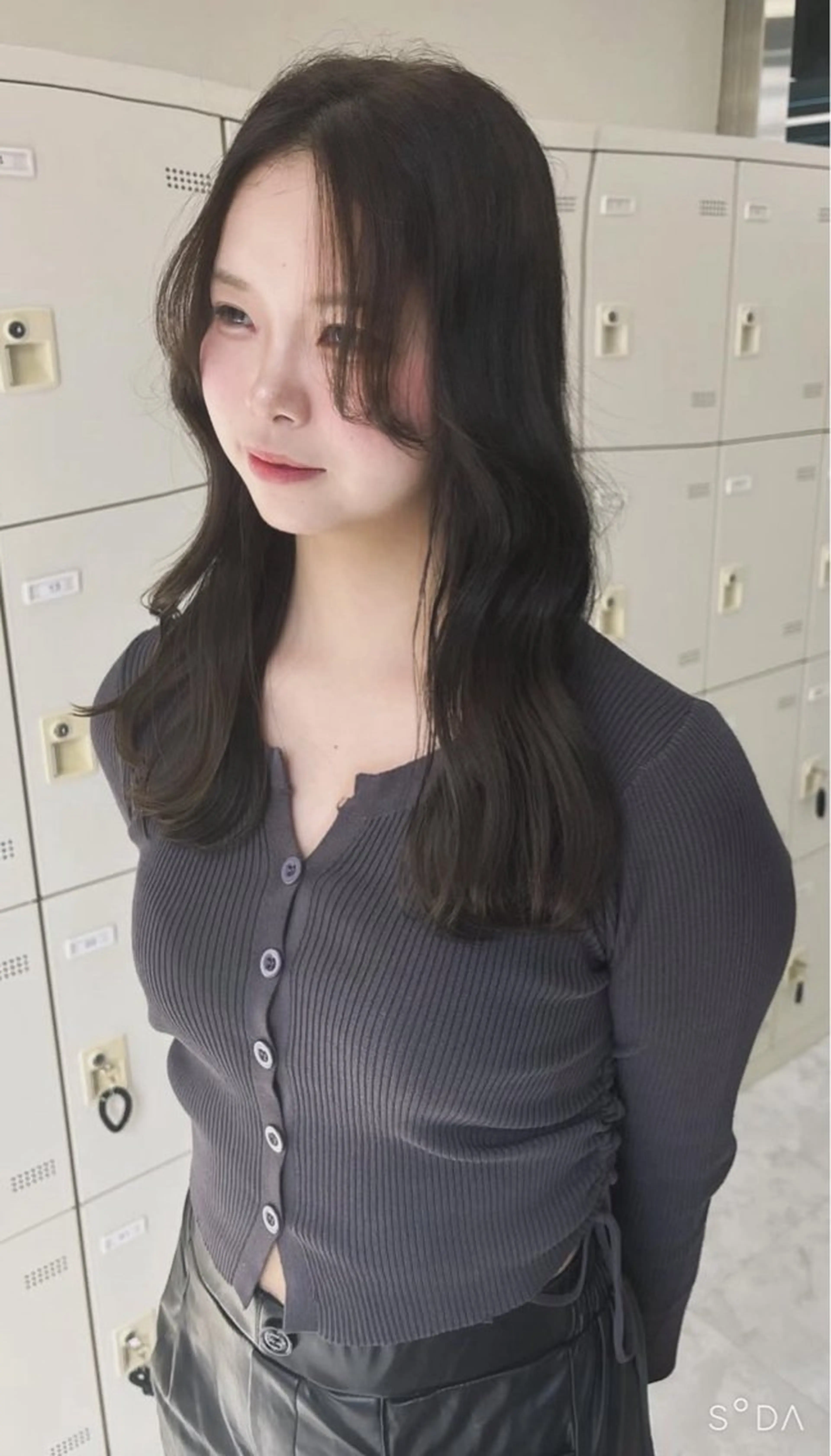 ロング カット ヘアカラー ヘアセット 韓国ヘア/ブリーチ無 しWカラー/オリーブのヘアスタイル