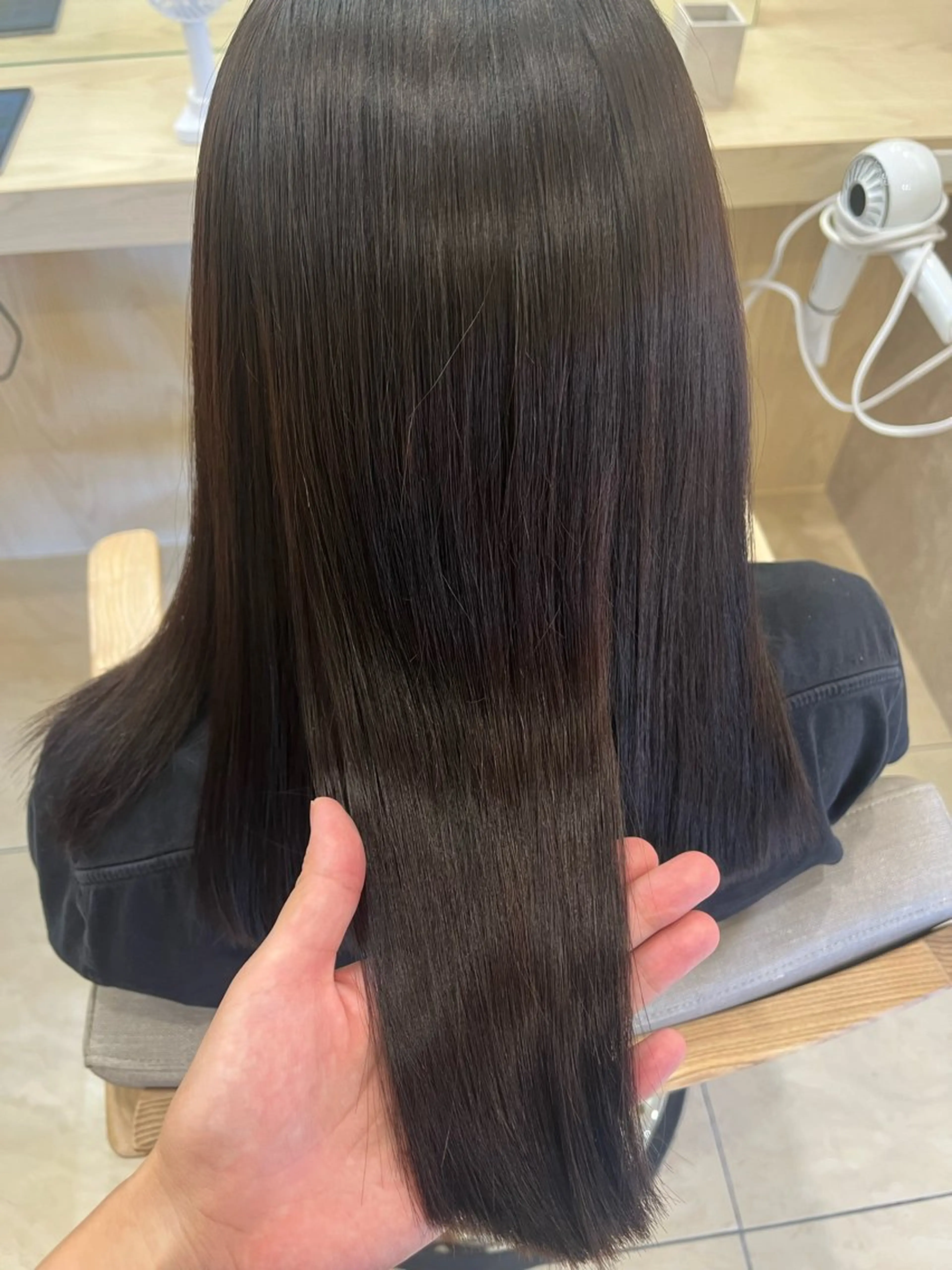 セミロング 酸性ストレート 縮毛矯正 美髪/グレイカラー 漆谷妃茉莉🌷のヘアスタイル