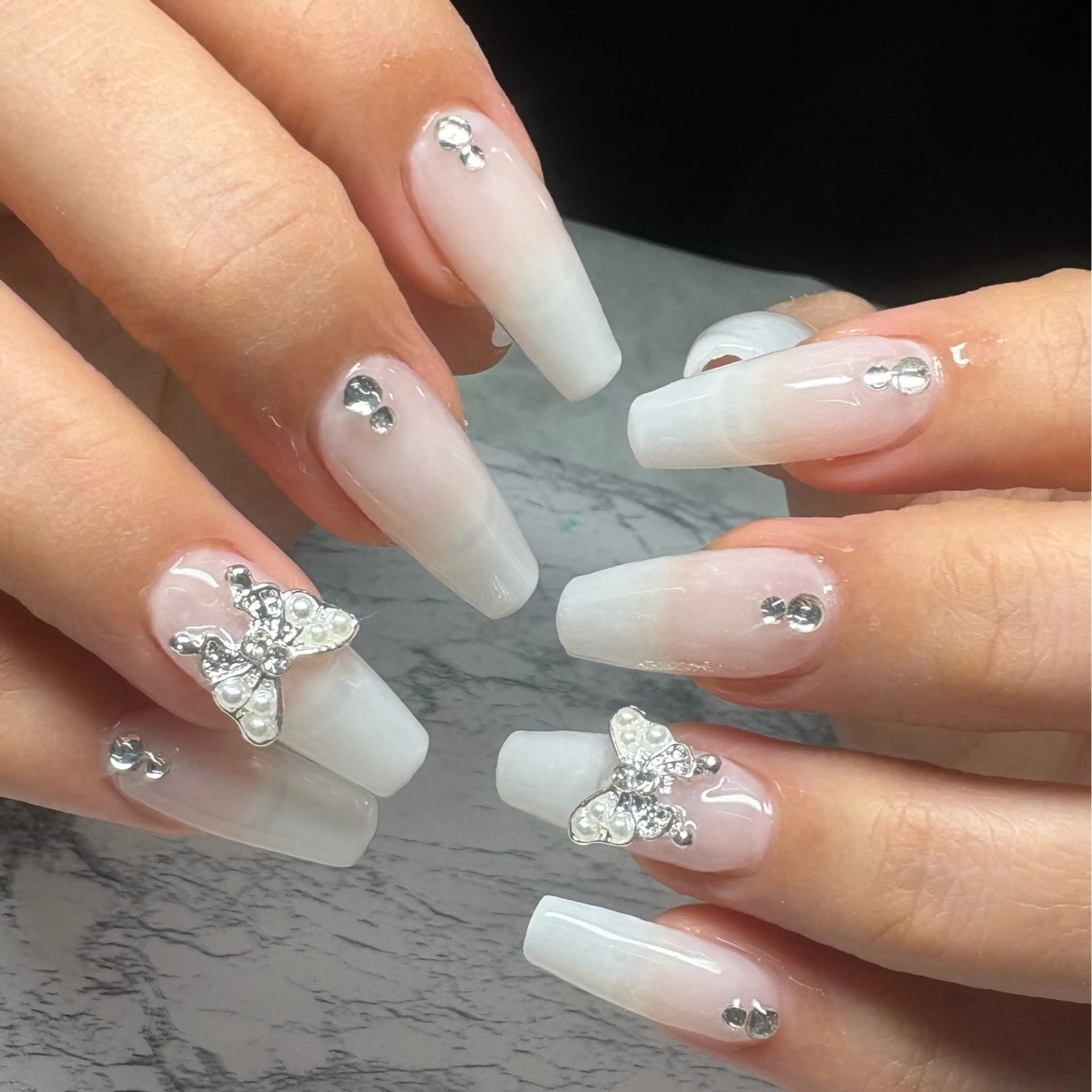 ネイル ハンドネイル LOUISE.所属・LOUISE. ／ネイルのネイルデザイン