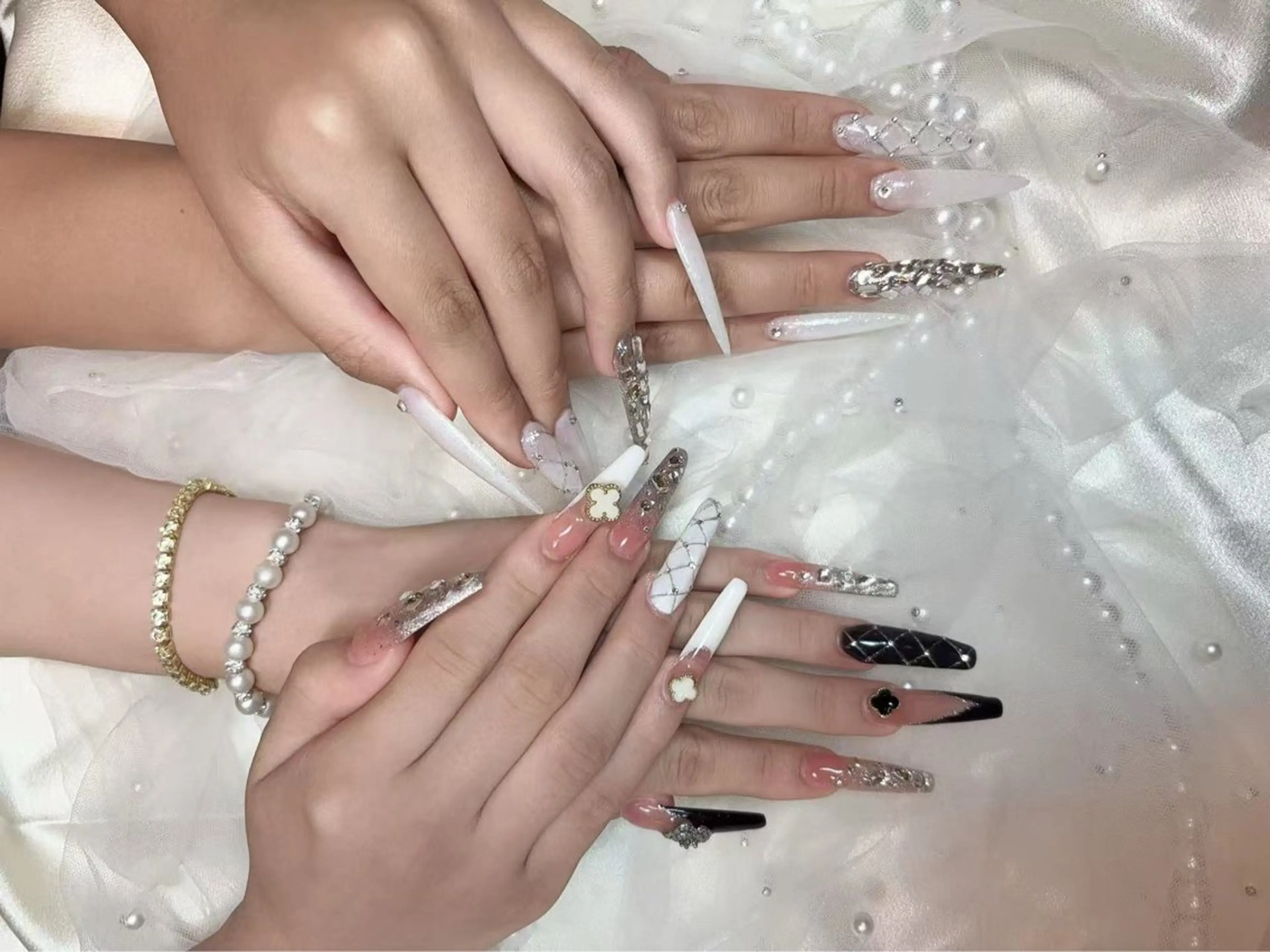 ネイル ゴージャス キラキラネイル ロングネイル スカルプネイル リセス 高田馬場のネイルデザイン