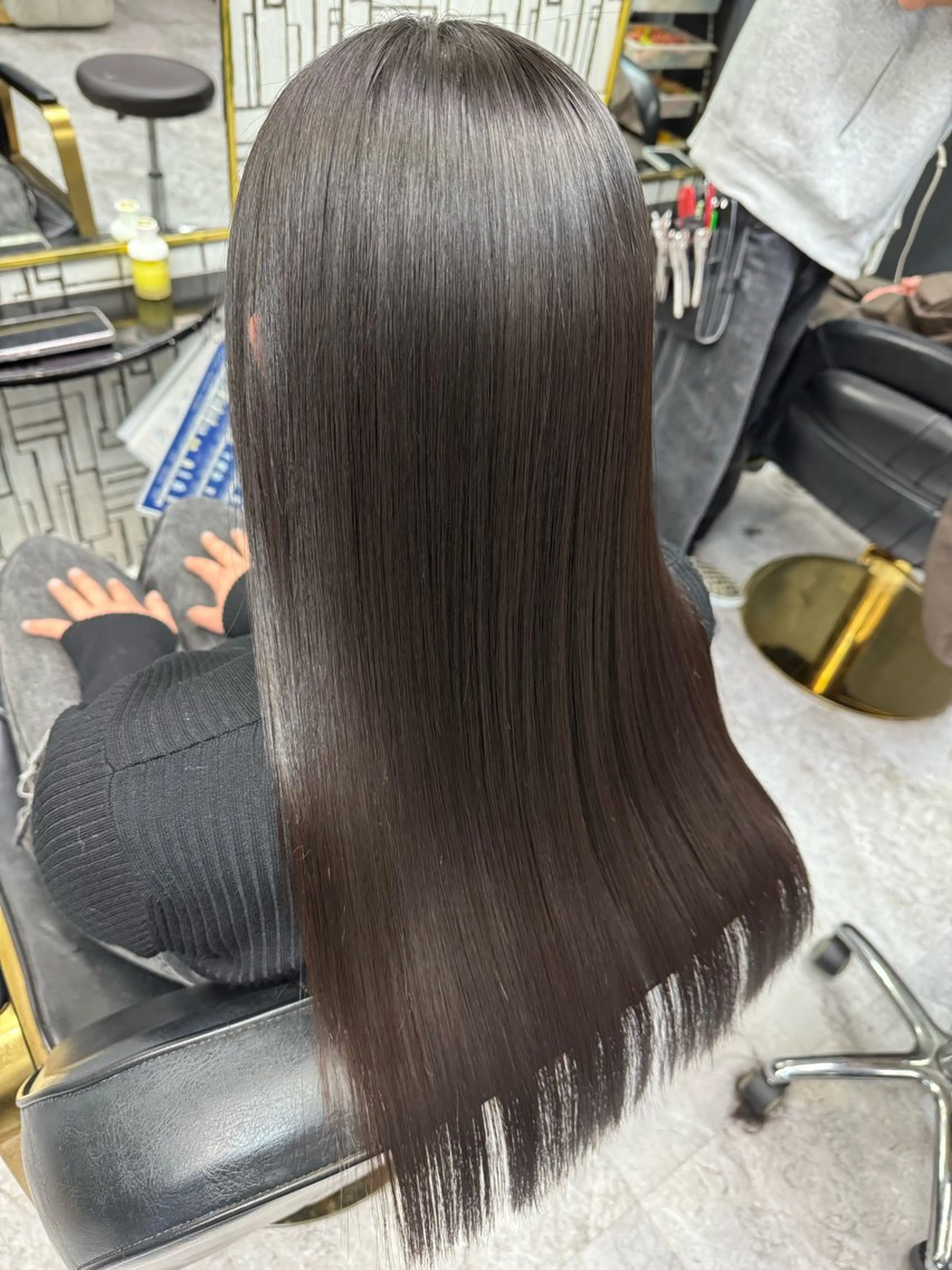 ロング 髪質改善 カット 縮毛矯正 トリートメント 篠原 侑作のヘアスタイル