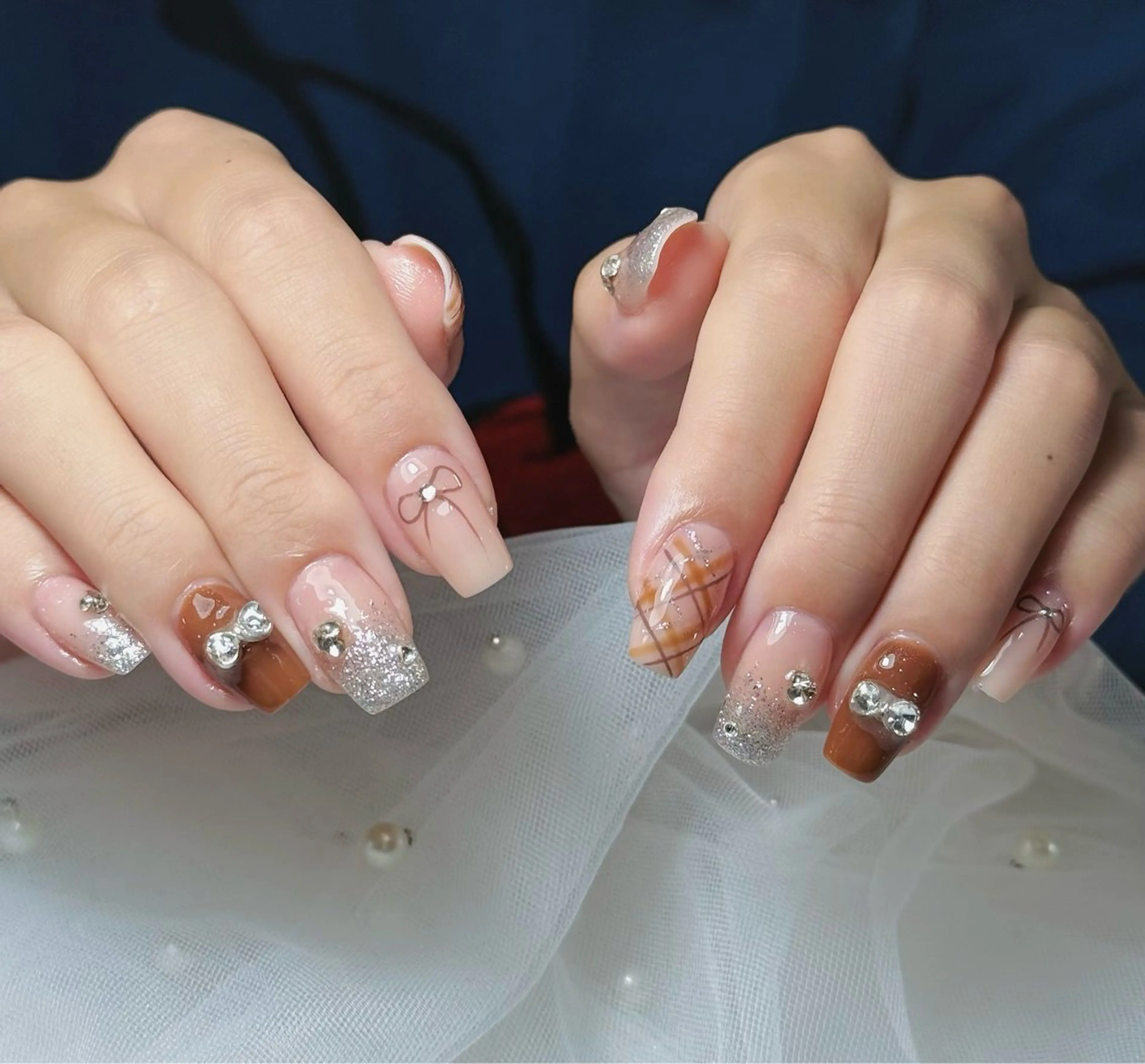 ネイル キラキラネイル シンプルネイル 春ネイル ワンホンネイル 冬ネイル sora Nailのネイルデザイン