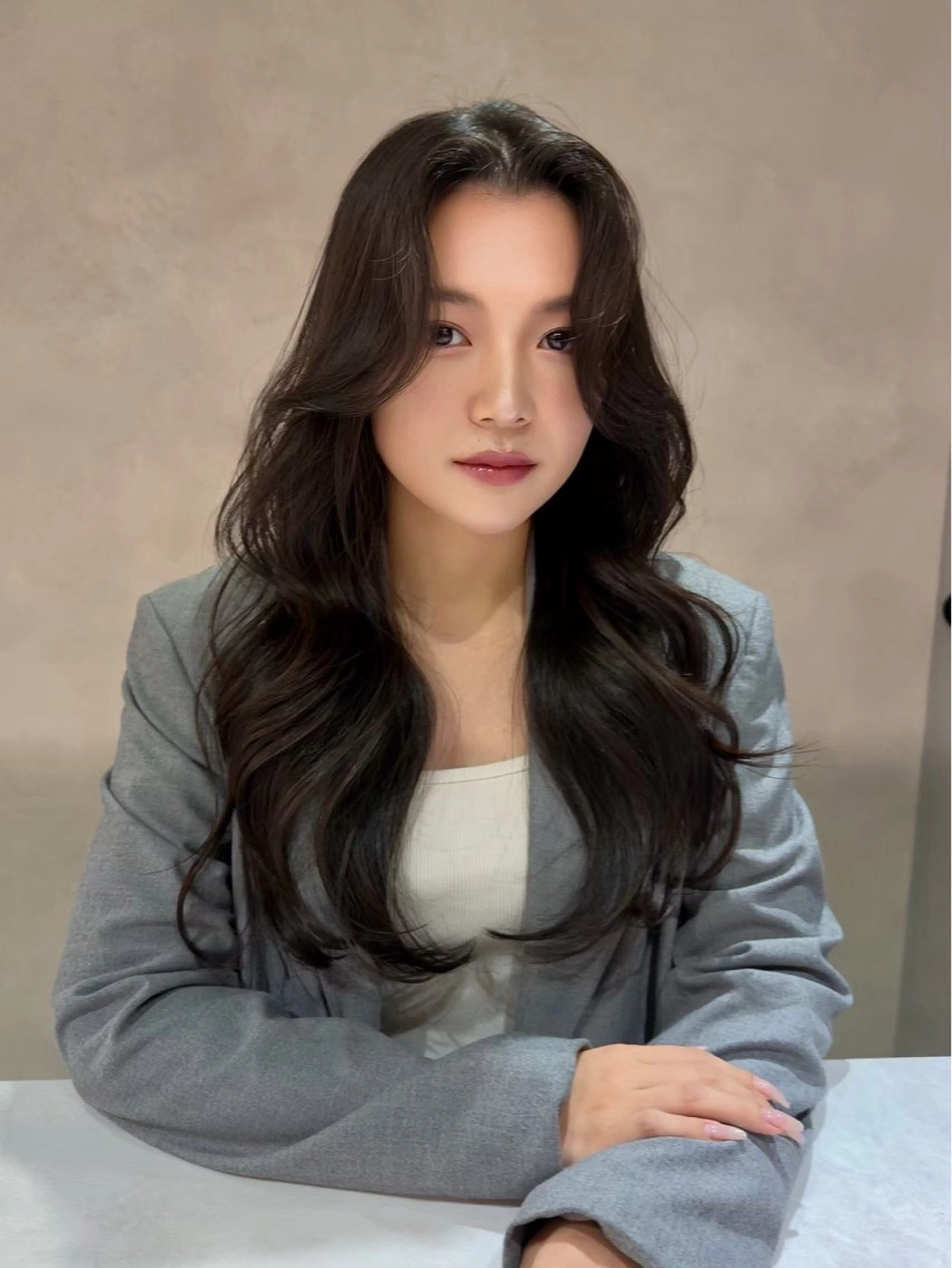 セミロング 韓国風ヘア レイヤーカット 似合わせカット 森貝 洋亮のヘアスタイル