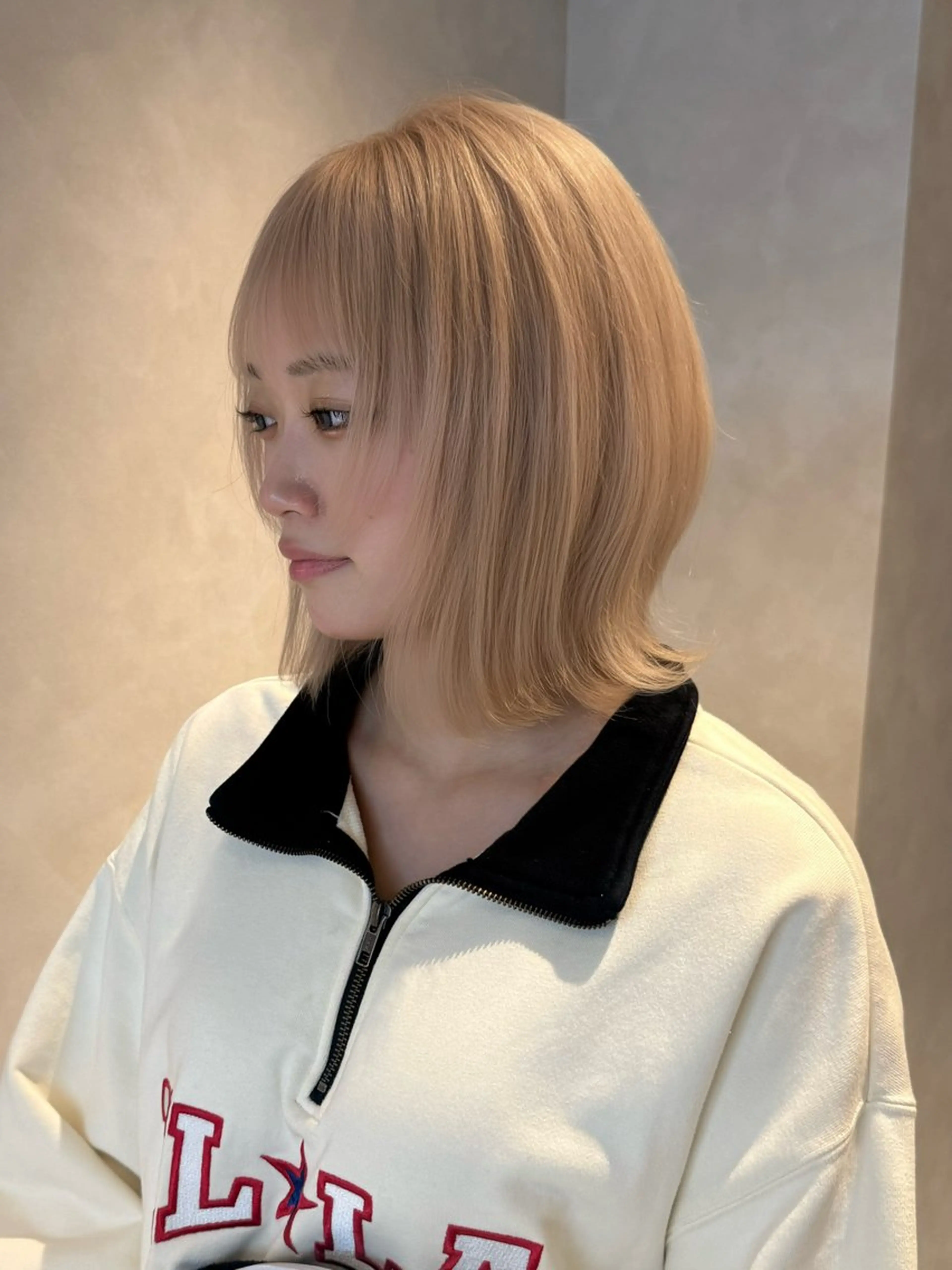 ミディアム カラー ヘアカラー トリートメント ハイトーンヘア れおん🌙のヘアスタイル