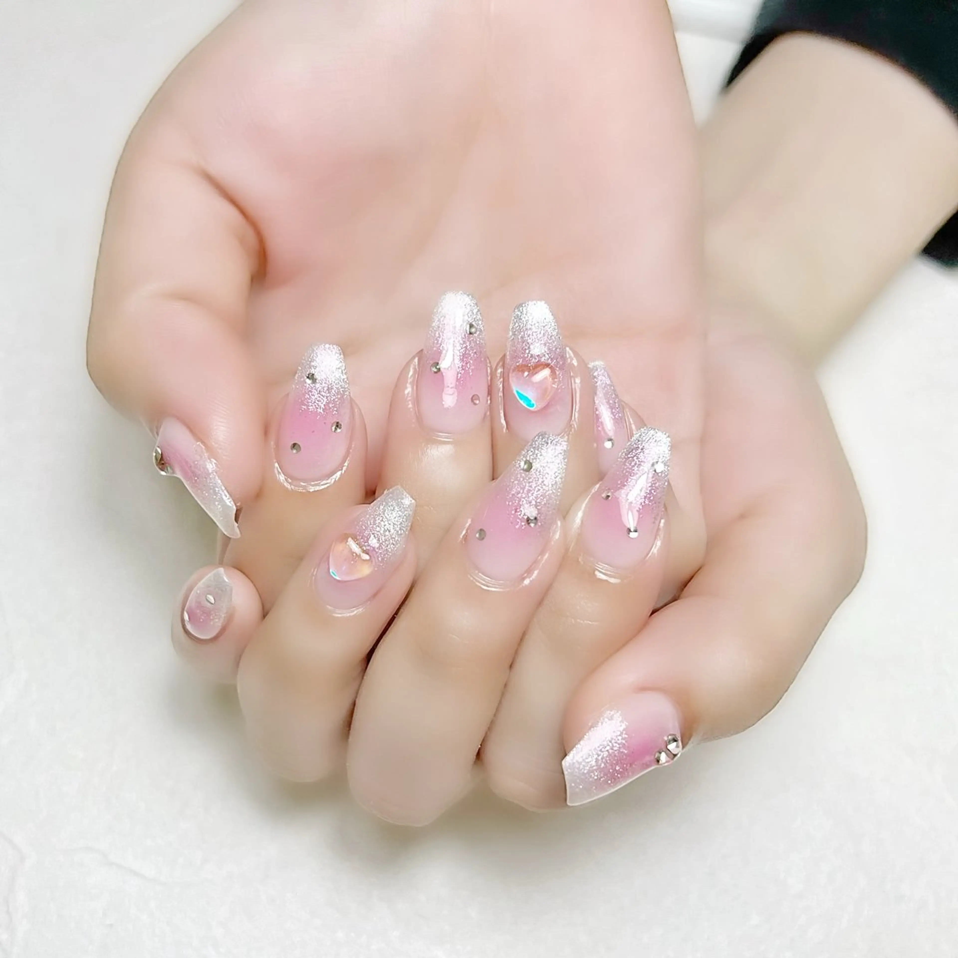 ネイル チークネイル マグネットネイル ピンク ワンホンネイル rouse nail RISATOのネイルデザイン