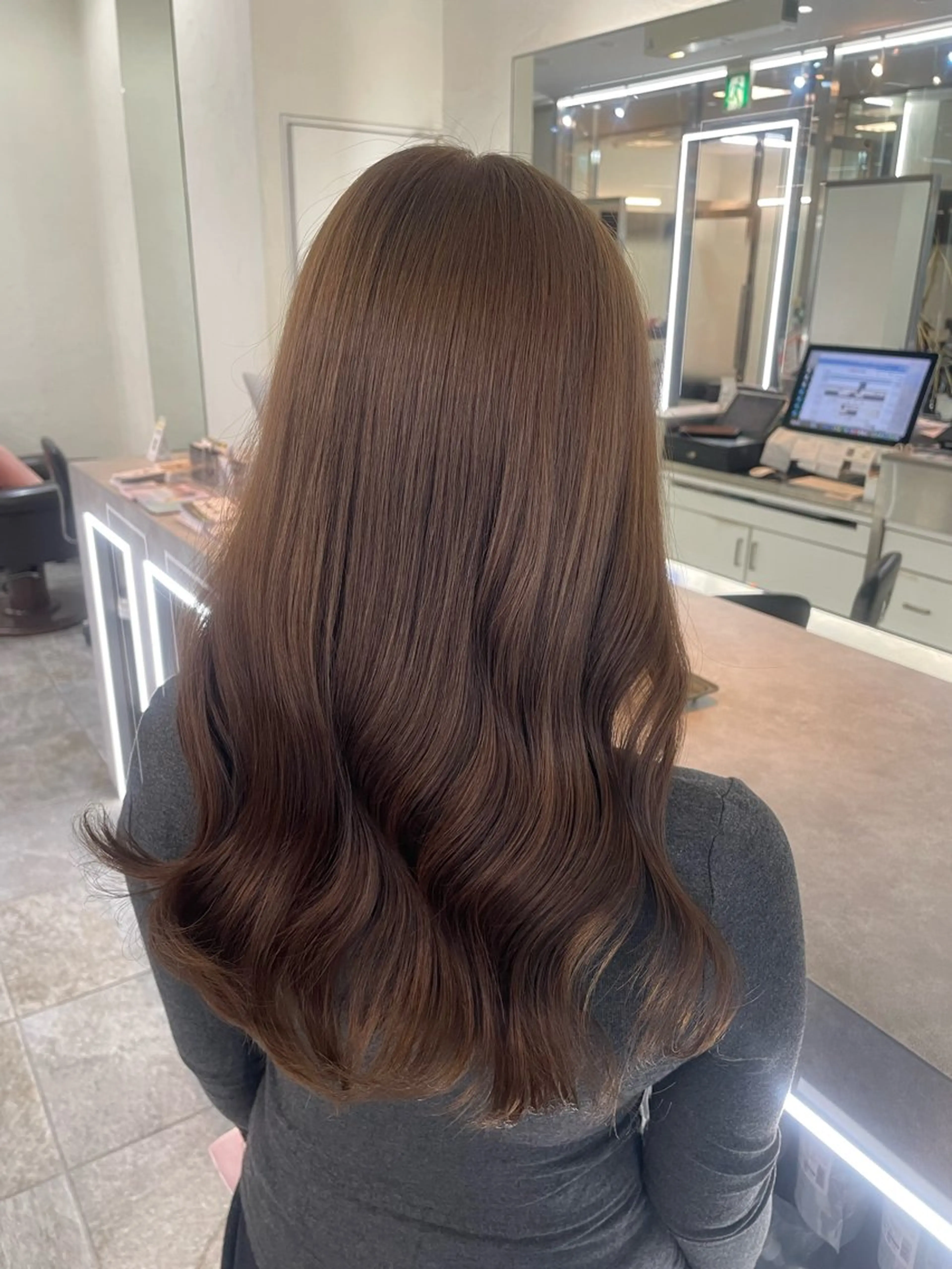 セミロング カット ヘアカラー lift by mag所属・ユナ ナチュラル／透明感のヘアスタイル