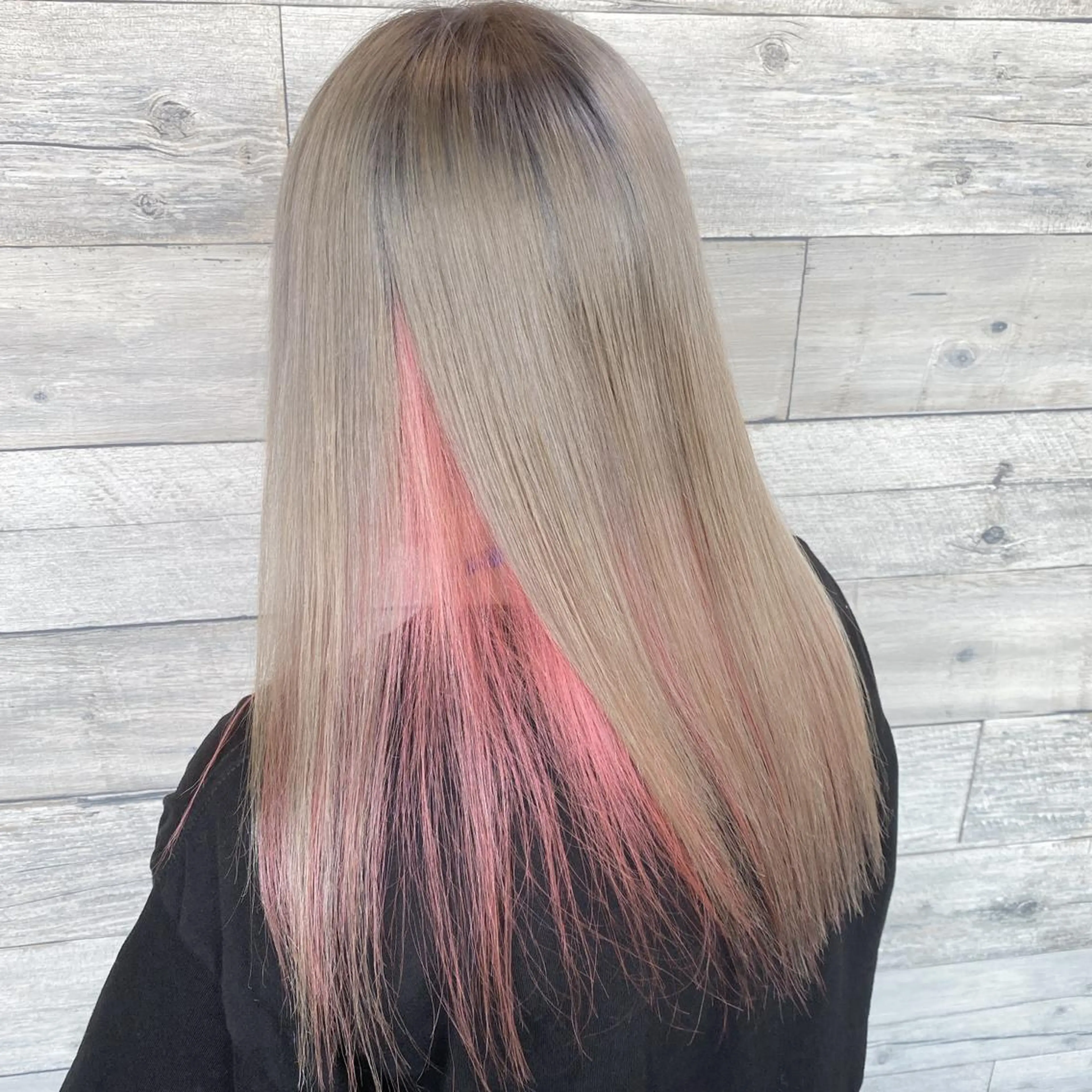 セミロング カット ヘアカラー トリートメント Rlino所属・ﾊｲﾗｲﾄ/ﾚｲﾔｰ ｶｯﾄ/大嶽謙のヘアスタイル