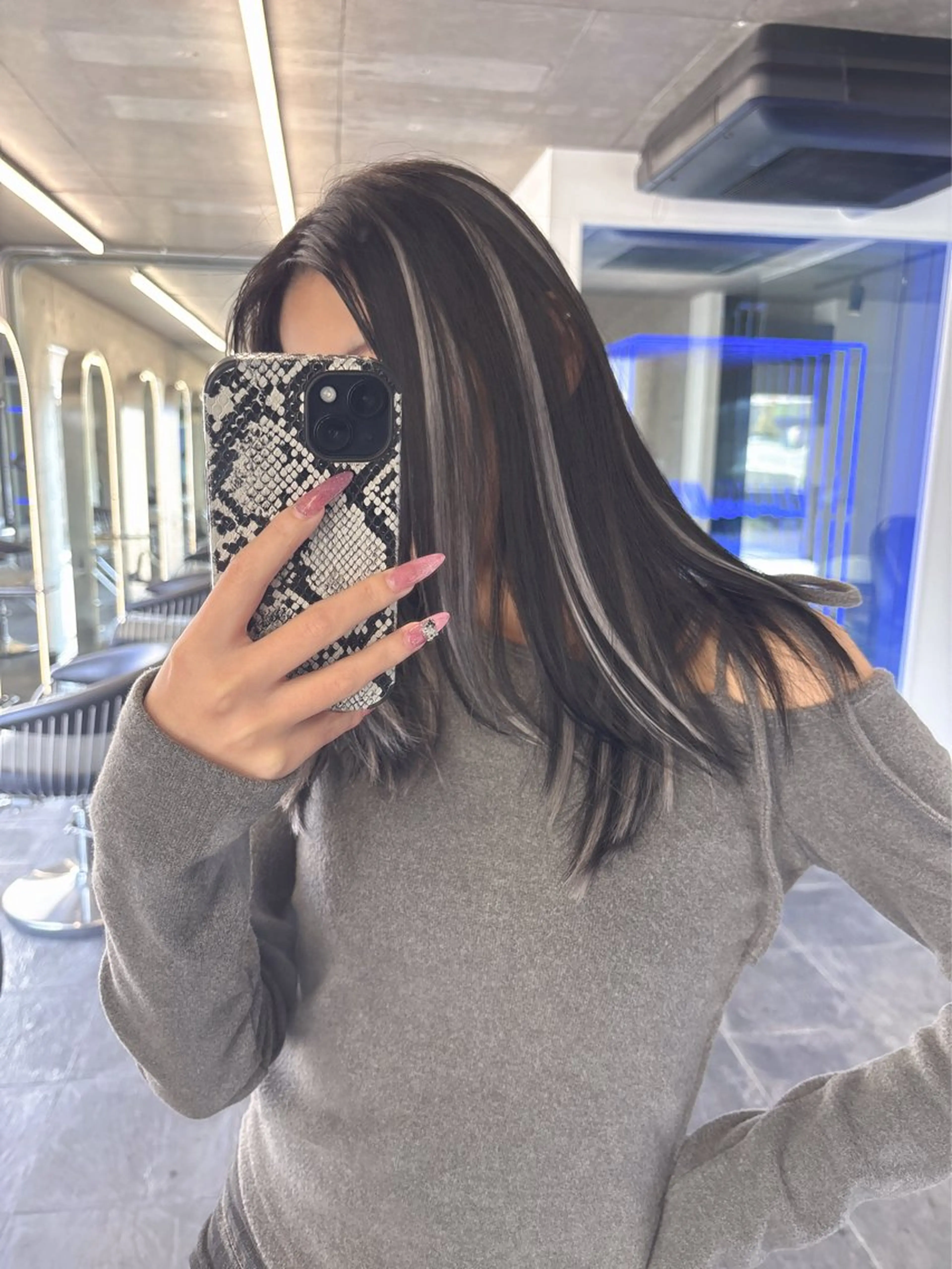 朝斗/ブリーチなし ・Wカラー・エクステのヘアスタイル