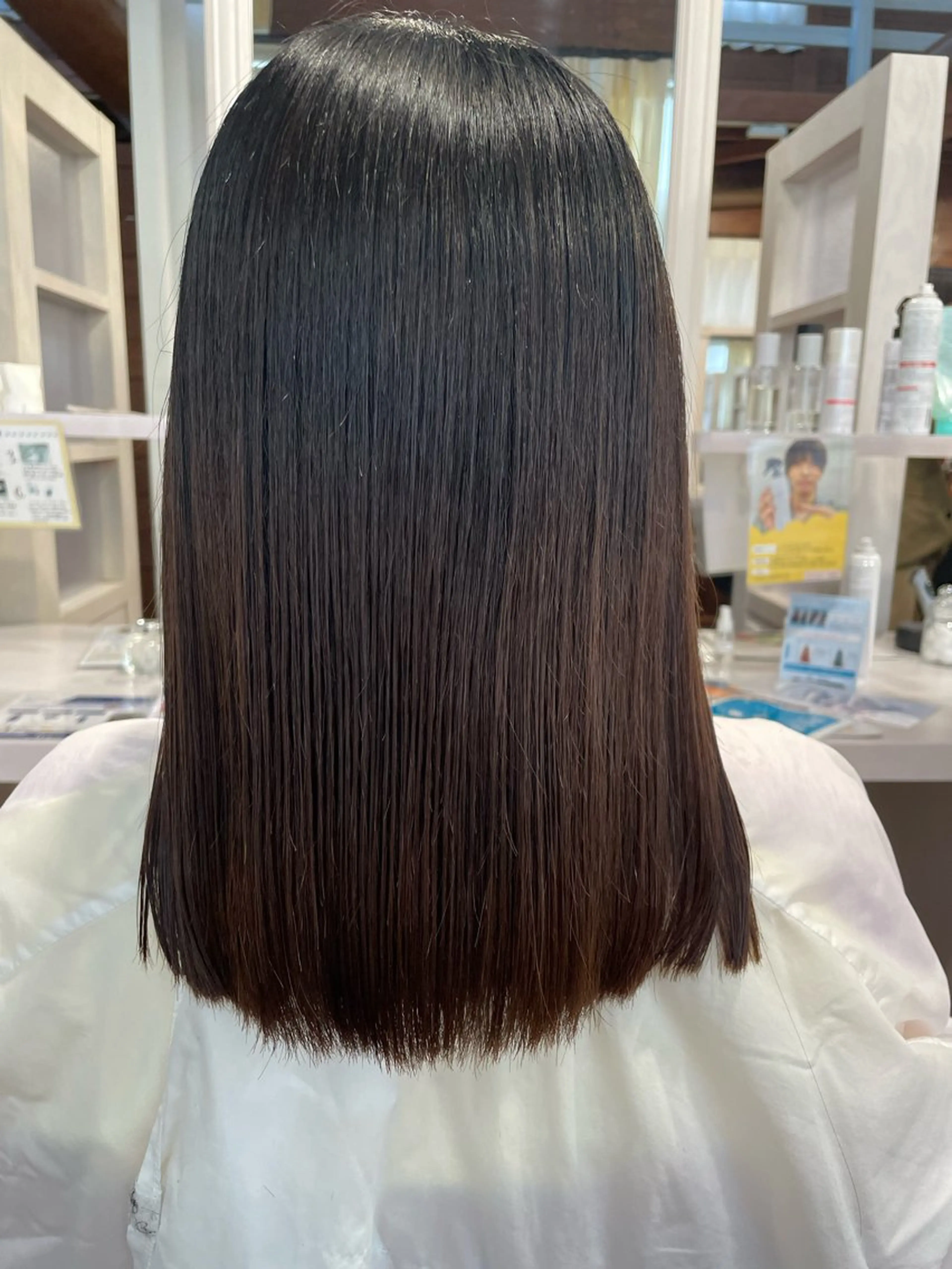 セミロング 林 瑠唯のヘアスタイル