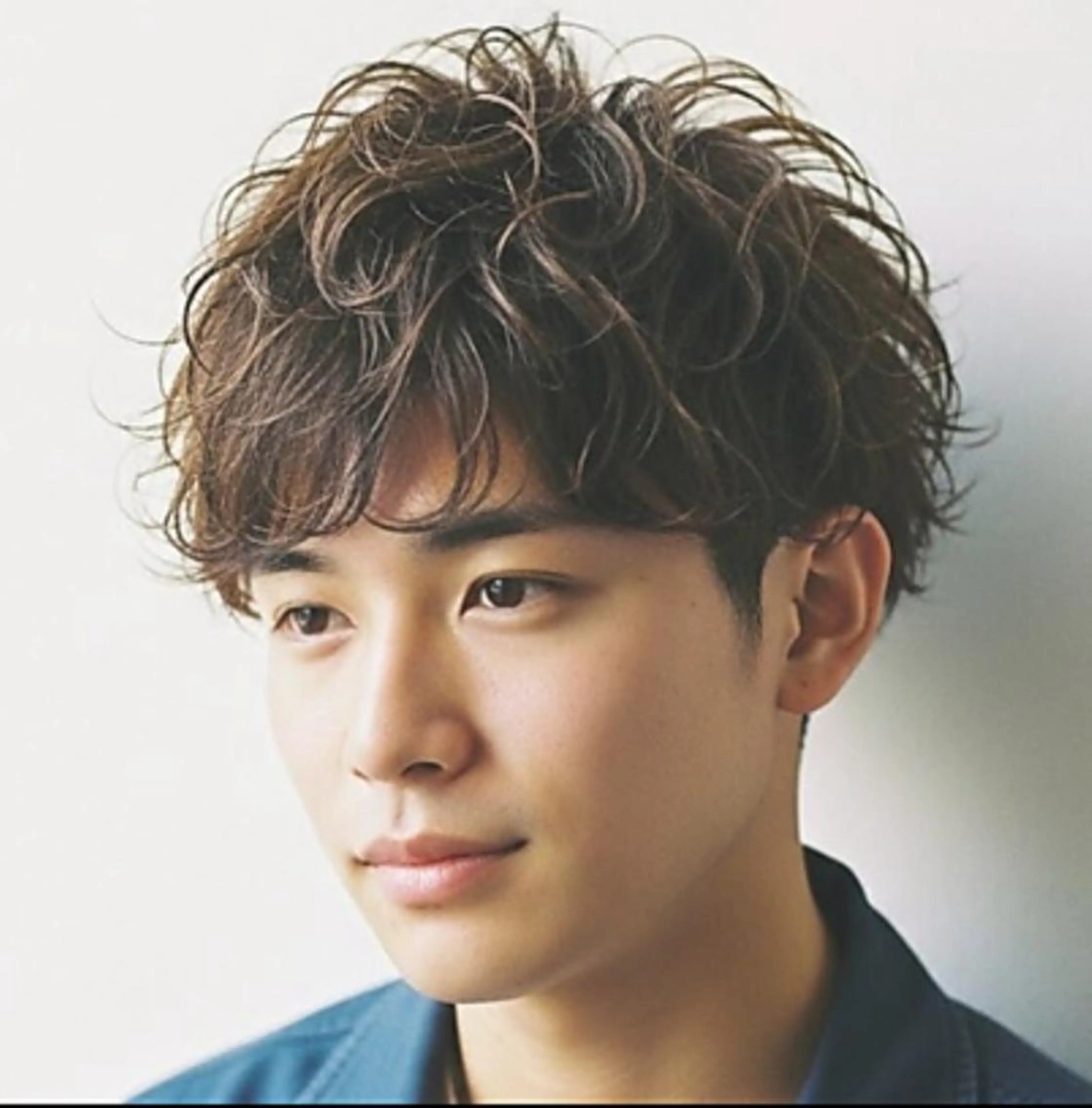 メンズ フェザーパーマ/ 曲がる矯正/酒井壮大のヘアスタイル