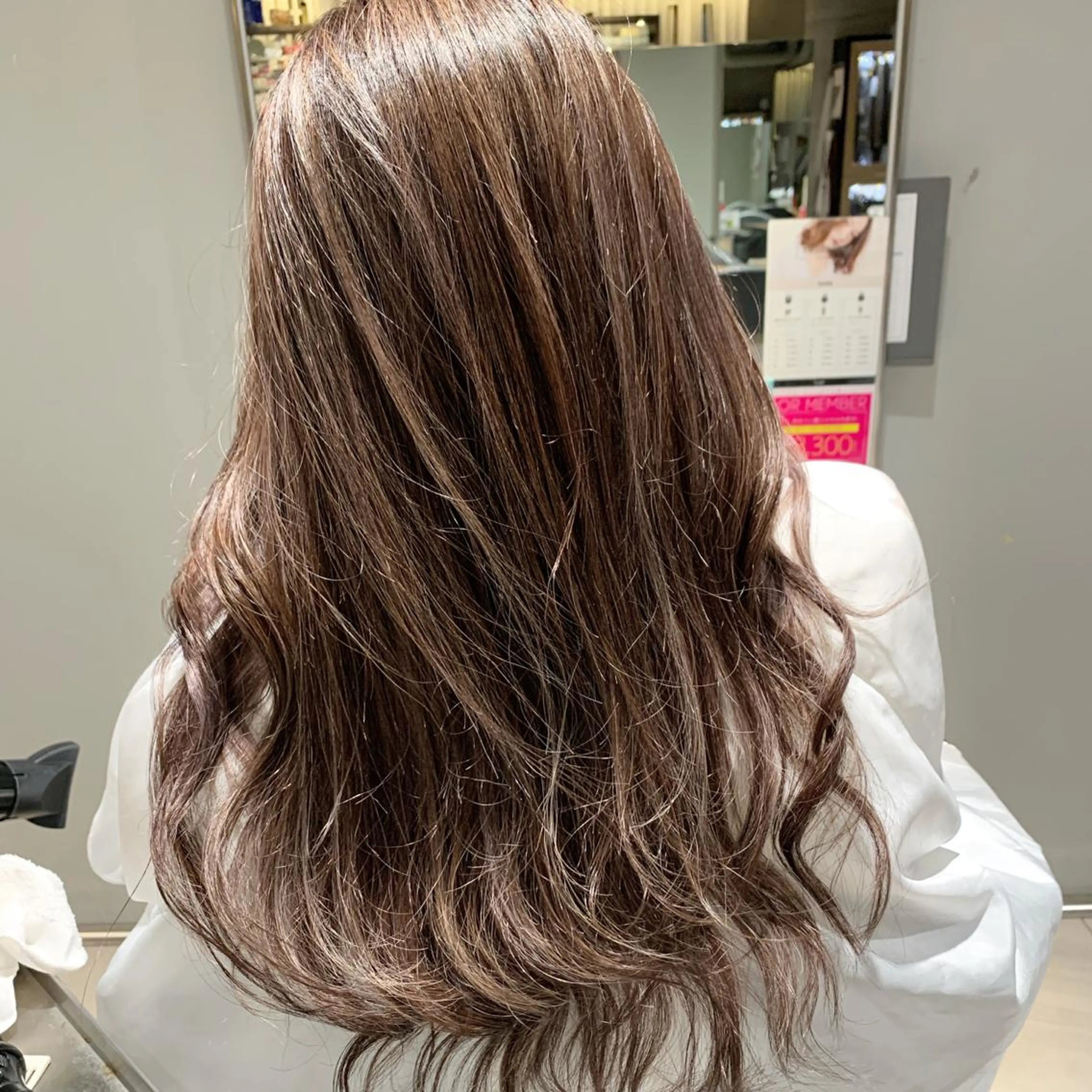 セミロング カラー パーマ ヘアアレンジ メンズ キッズ ネイル マツエク・マツパ 酸性ストレート 髪質改善大槻勇樹のヘアスタイル