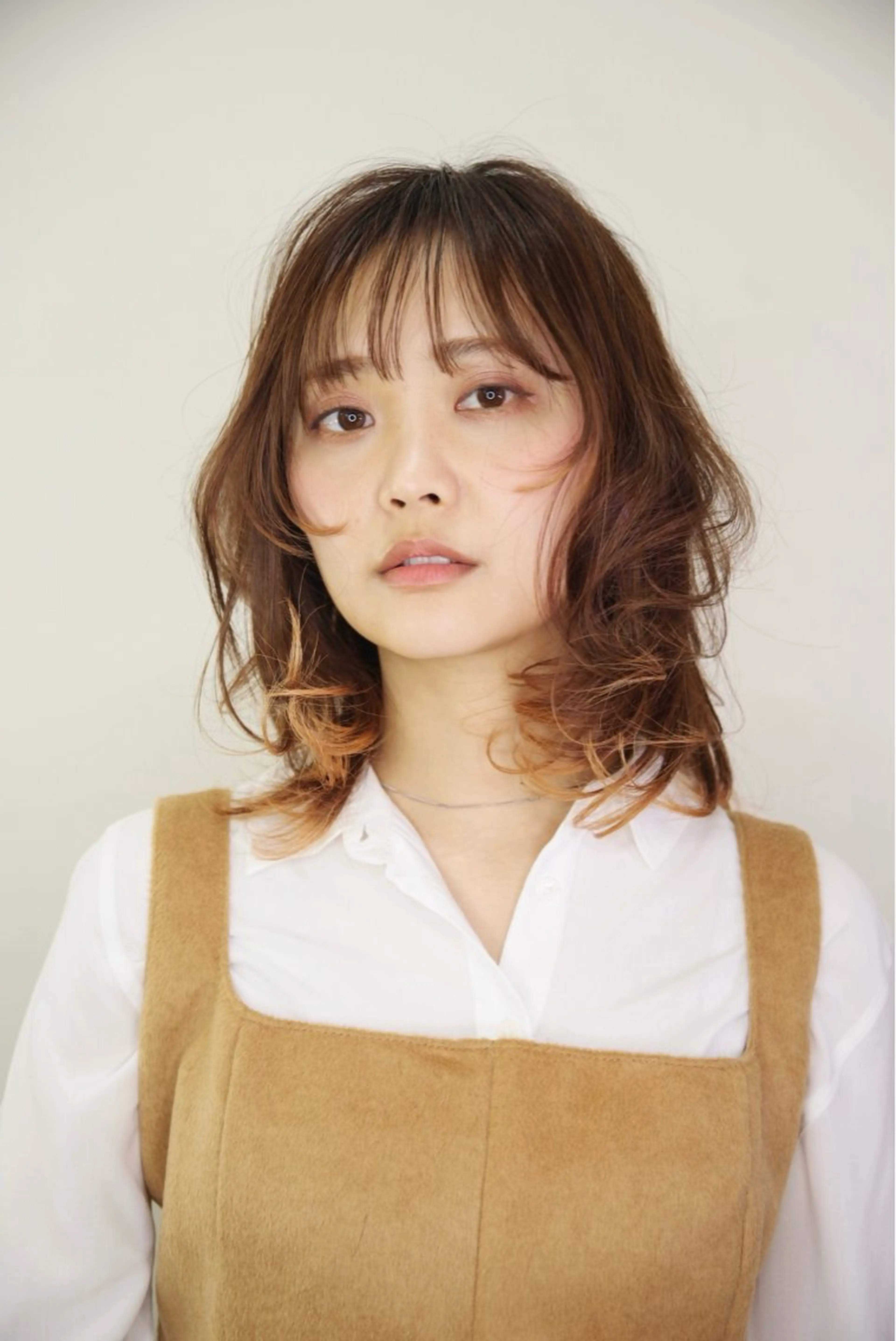 ミディアム カラー ブリーチ 顔周りカット レイヤーカット かじなみ あいこのその他イメージ