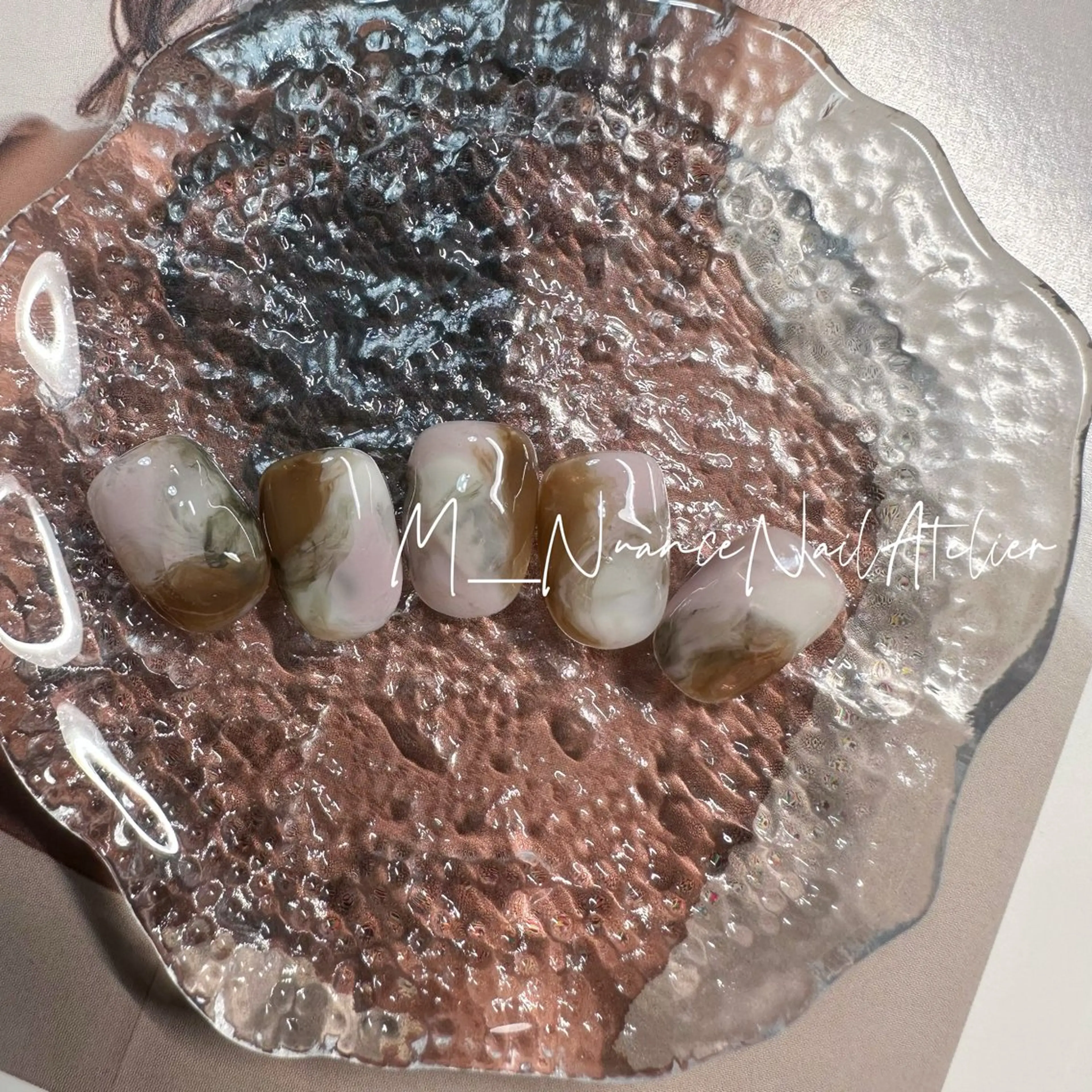 ネイル マグネットネイル ニュアンスネイル オフィスネイル シンプルネイル GO TODAY横浜Solace店所属・M___nail atelierのネイルデザイン