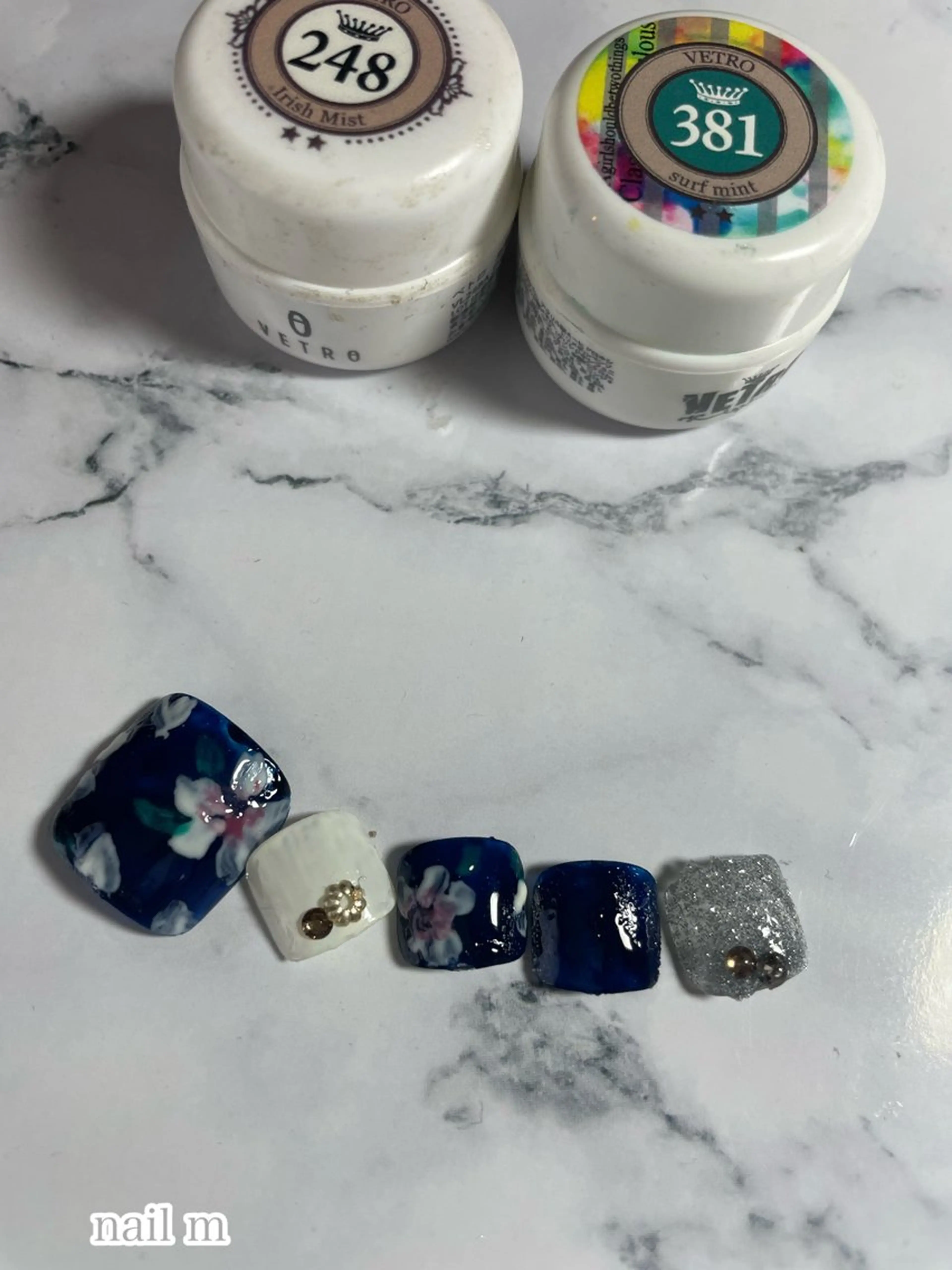 ネイル フラッシュネイル フラワーネイル フットネイル グリーン ネイビー NAIL★M 真紀のネイルデザイン