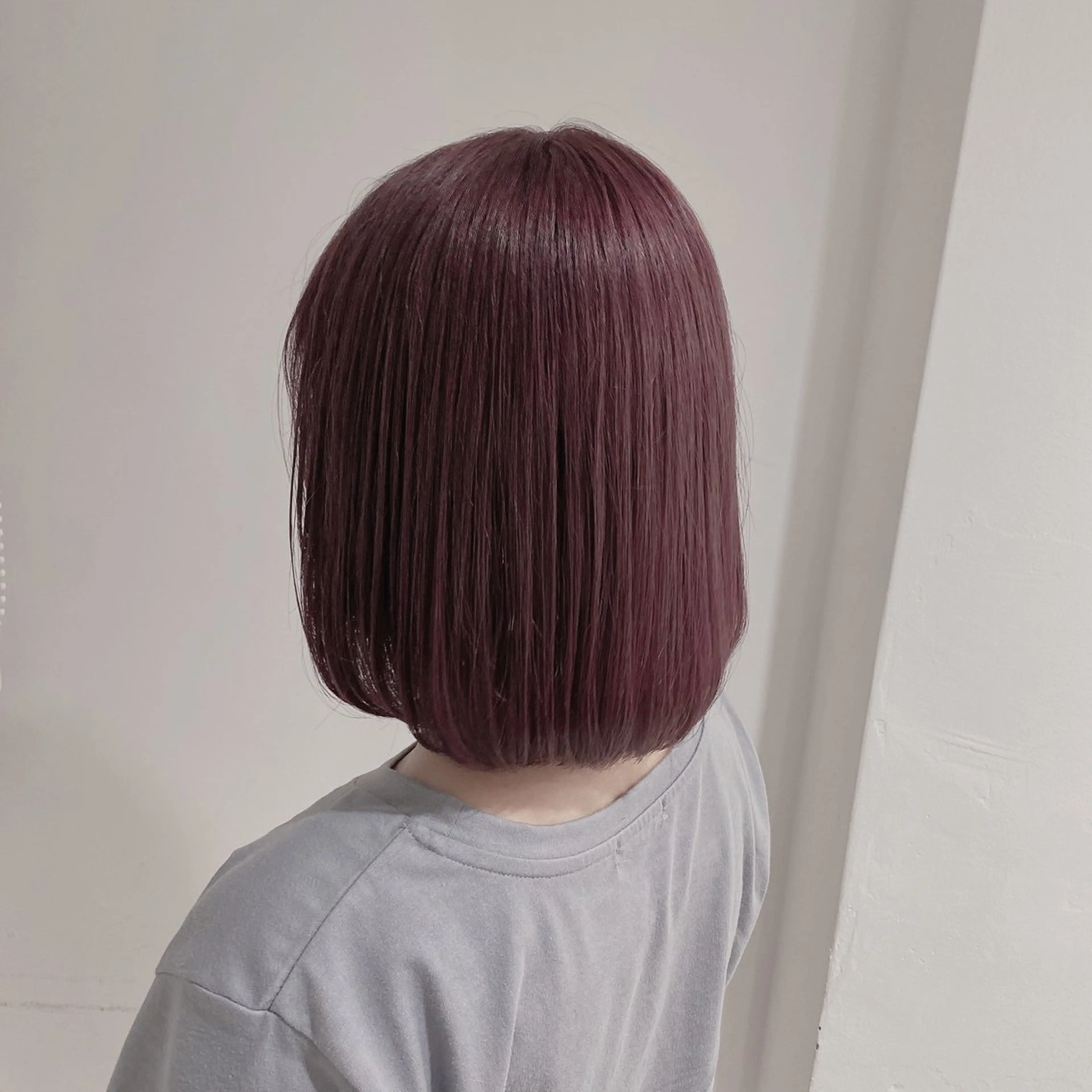ミディアム カラー ヘアカラー トリートメント 韓国レイヤー🕊️ 柔らかベージュ🧸のヘアスタイル