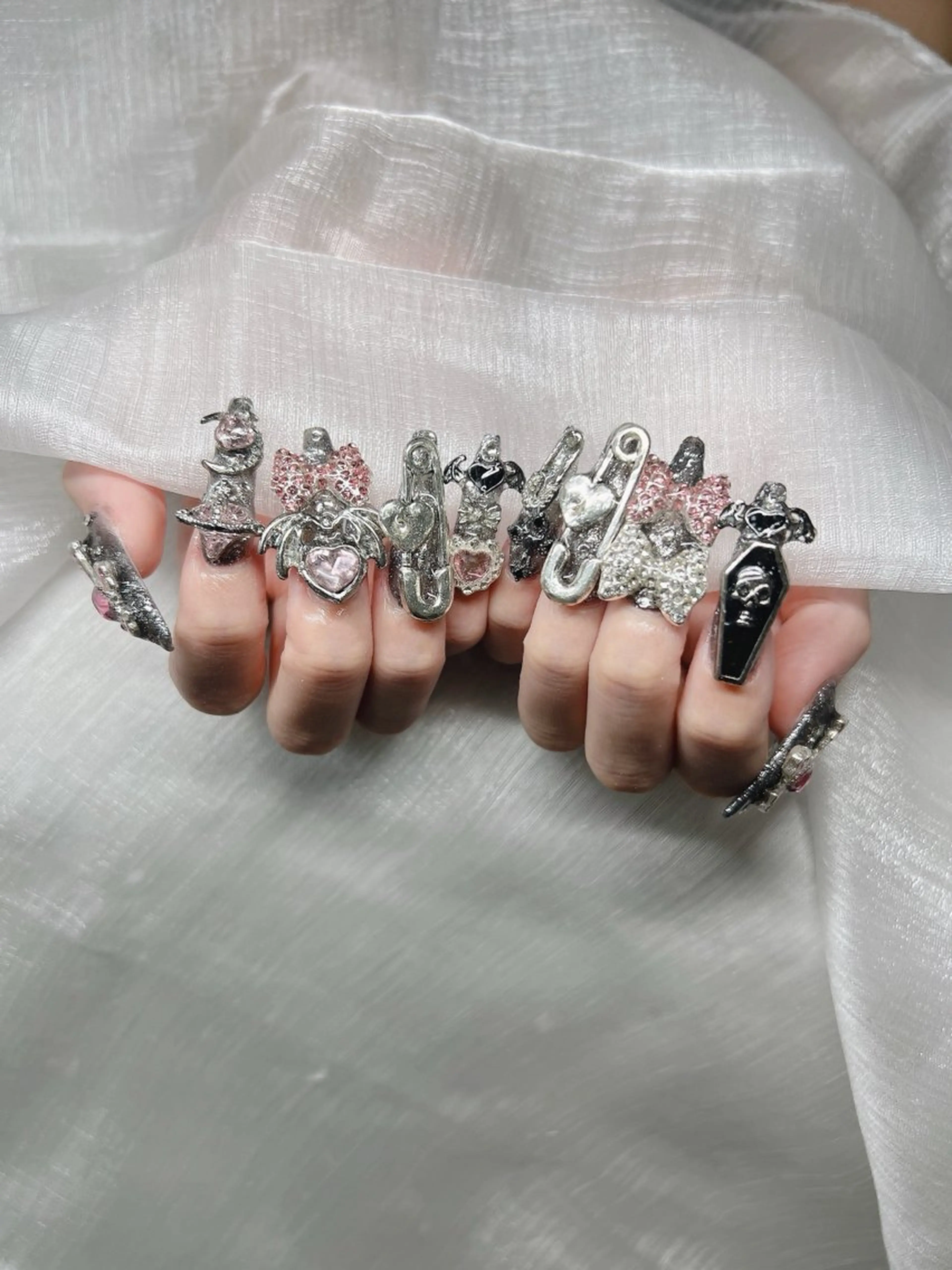 ネイル 長さ出し グラデーション 卒業式 キラキラネイル マグネットネイル ハンドネイル Lee Nailsのネイルデザイン