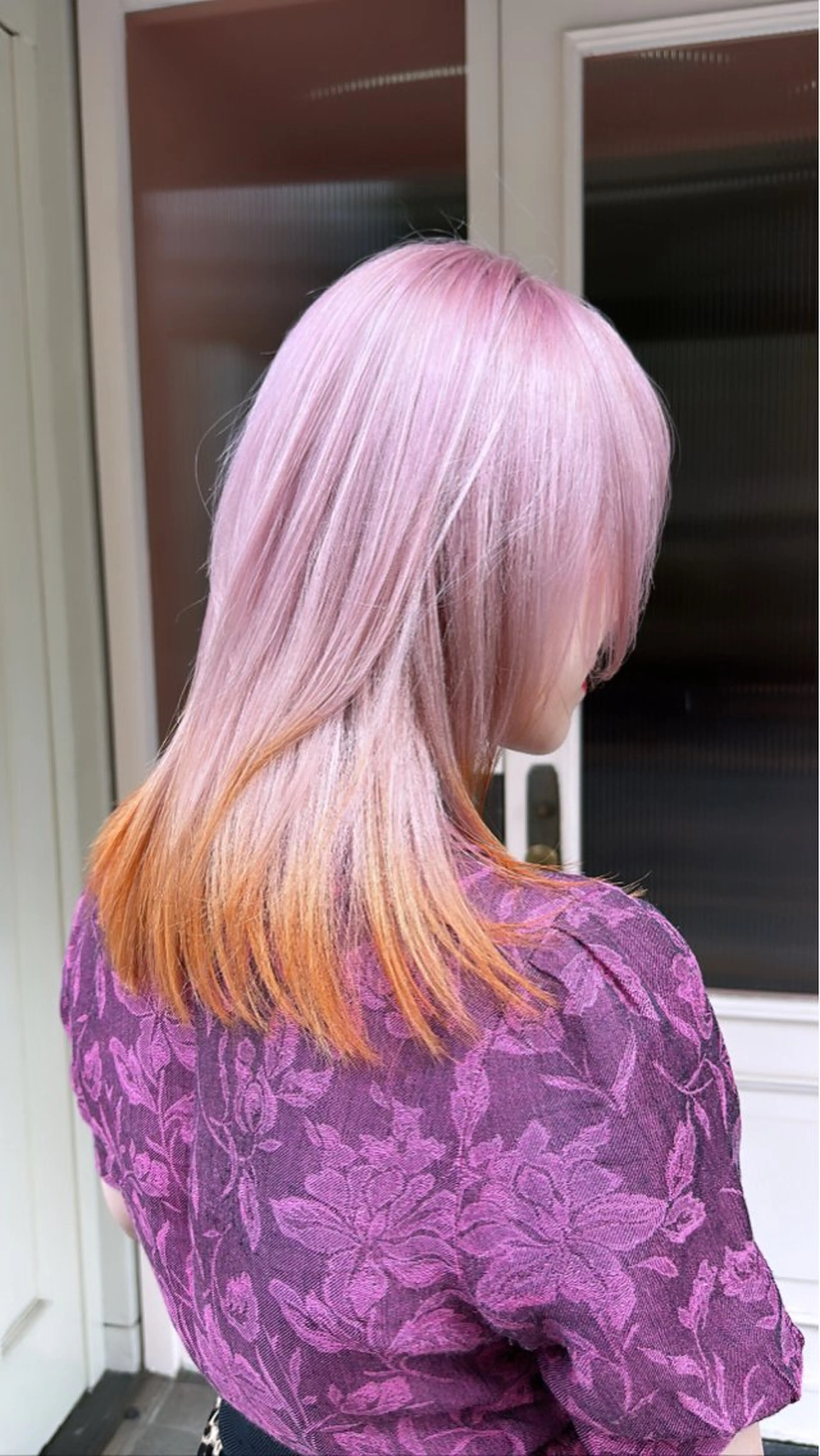 カラー ニシオカ タクヤのヘアスタイル