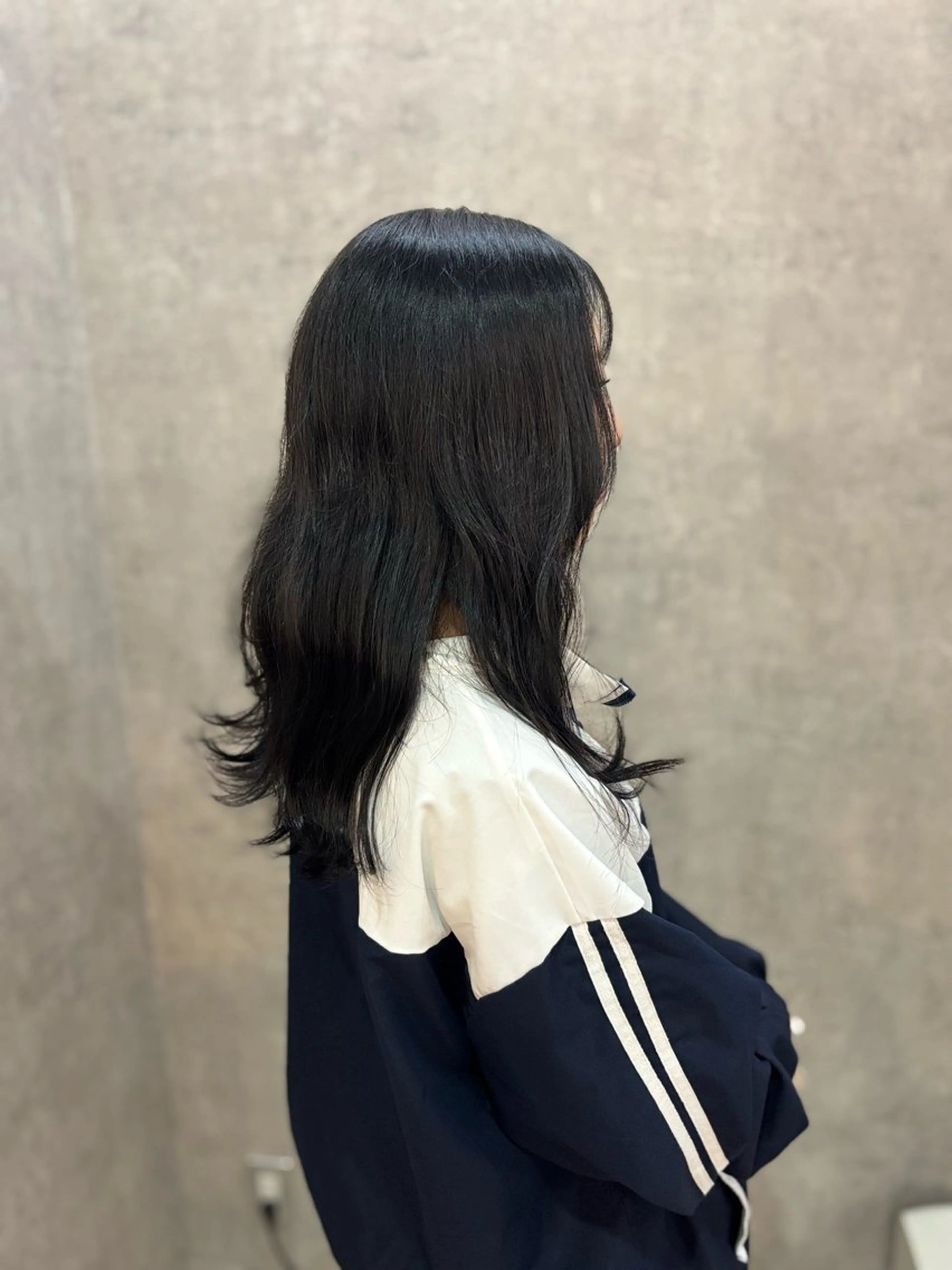 ロング カラー 黒髪 ブルーカラー ブルーブラック 透明感カラー 八尋 悠希のヘアスタイル