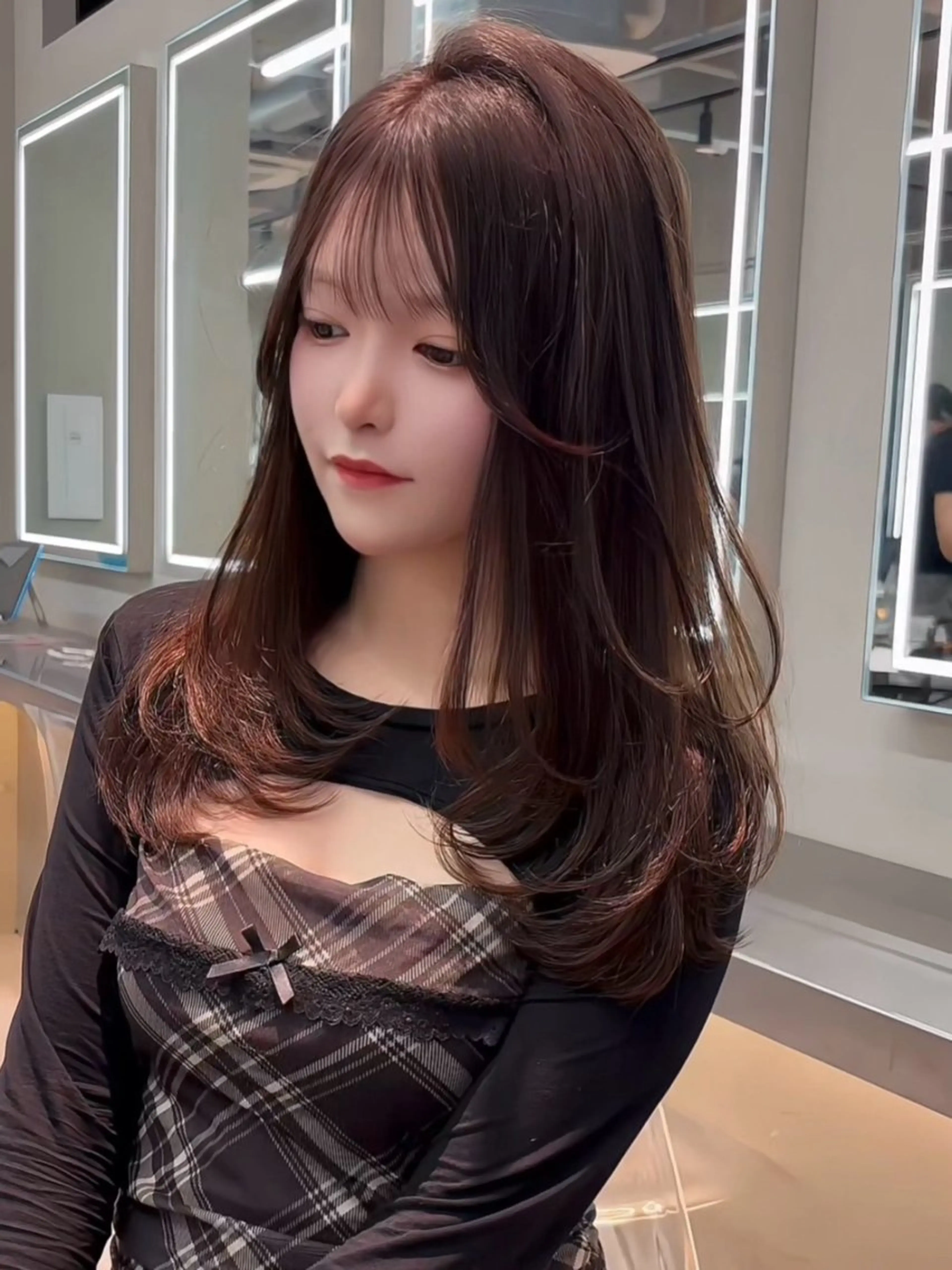 ミディアム カラー ミディアムレイヤー 透明感カラー レイヤーカット 【美髪矯正】 吉村　清志のヘアスタイル