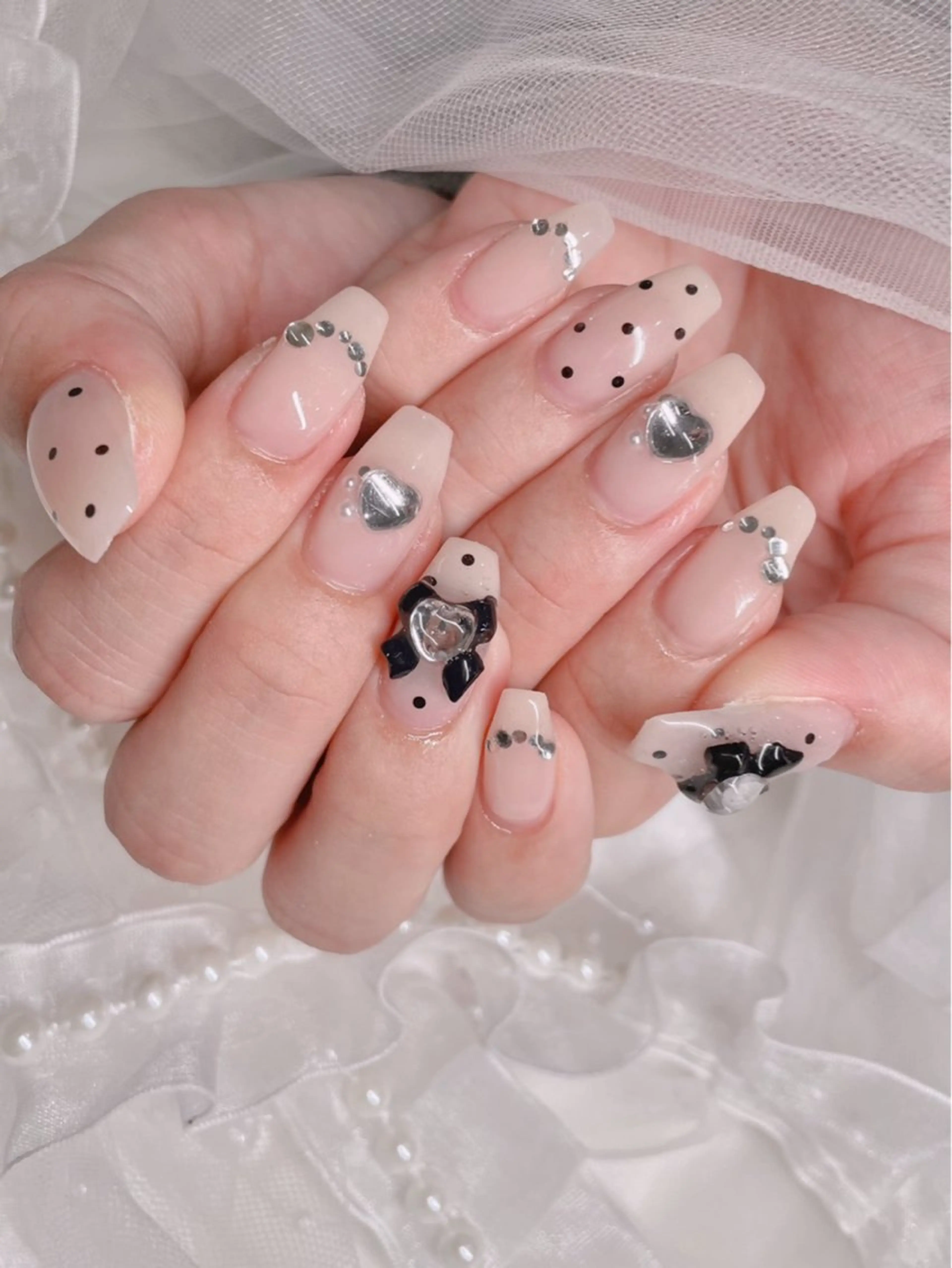 ネイル ドット フレンチネイル ガーリー リボン ハンドネイル ゆりか ジョアアンジェ福島のネイルデザイン