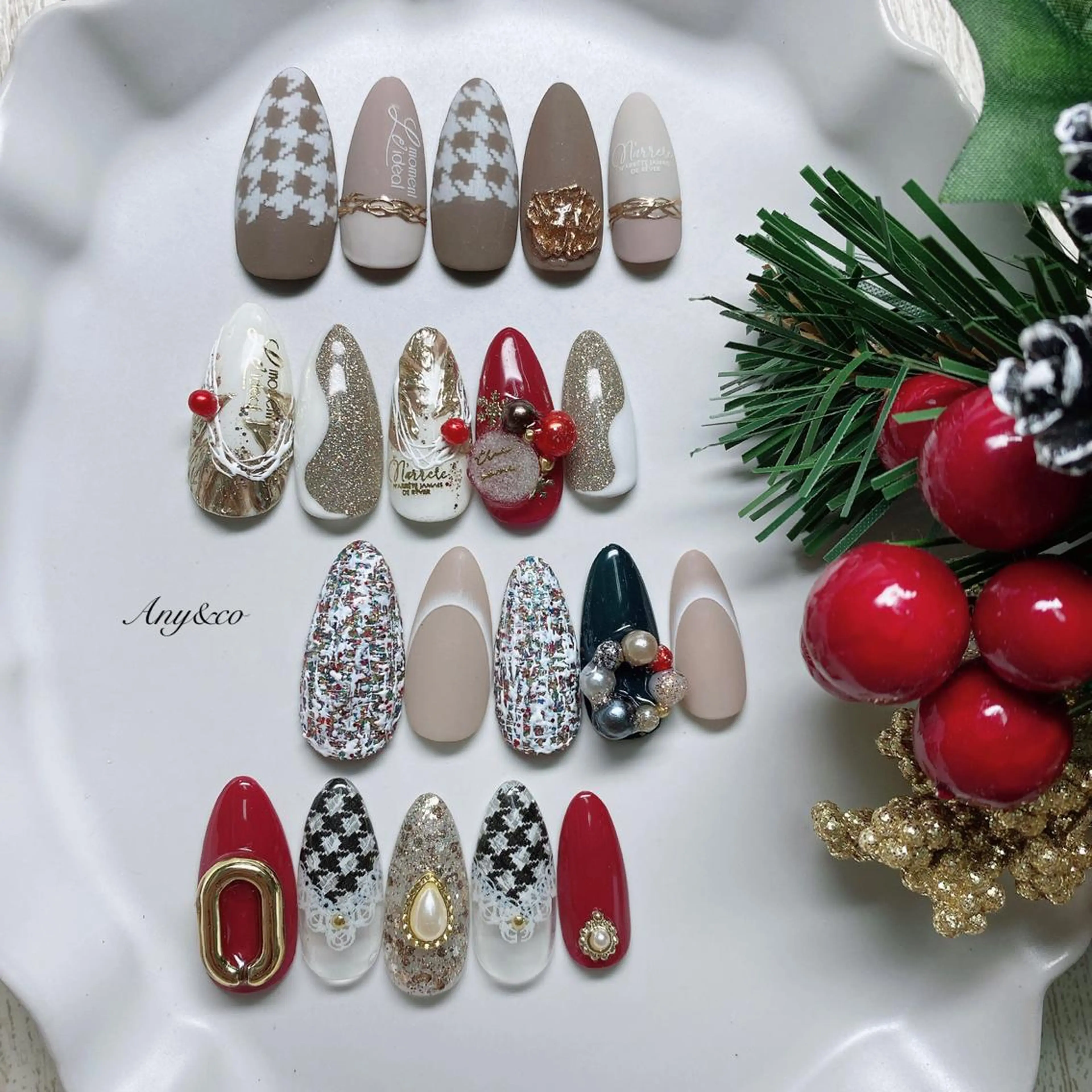 ネイル フレンチネイル ミラーネイル ツイードネイル 冬ネイル クリスマス ハンドネイル Any&co 【エニコ】のマツエク・マツパデザイン