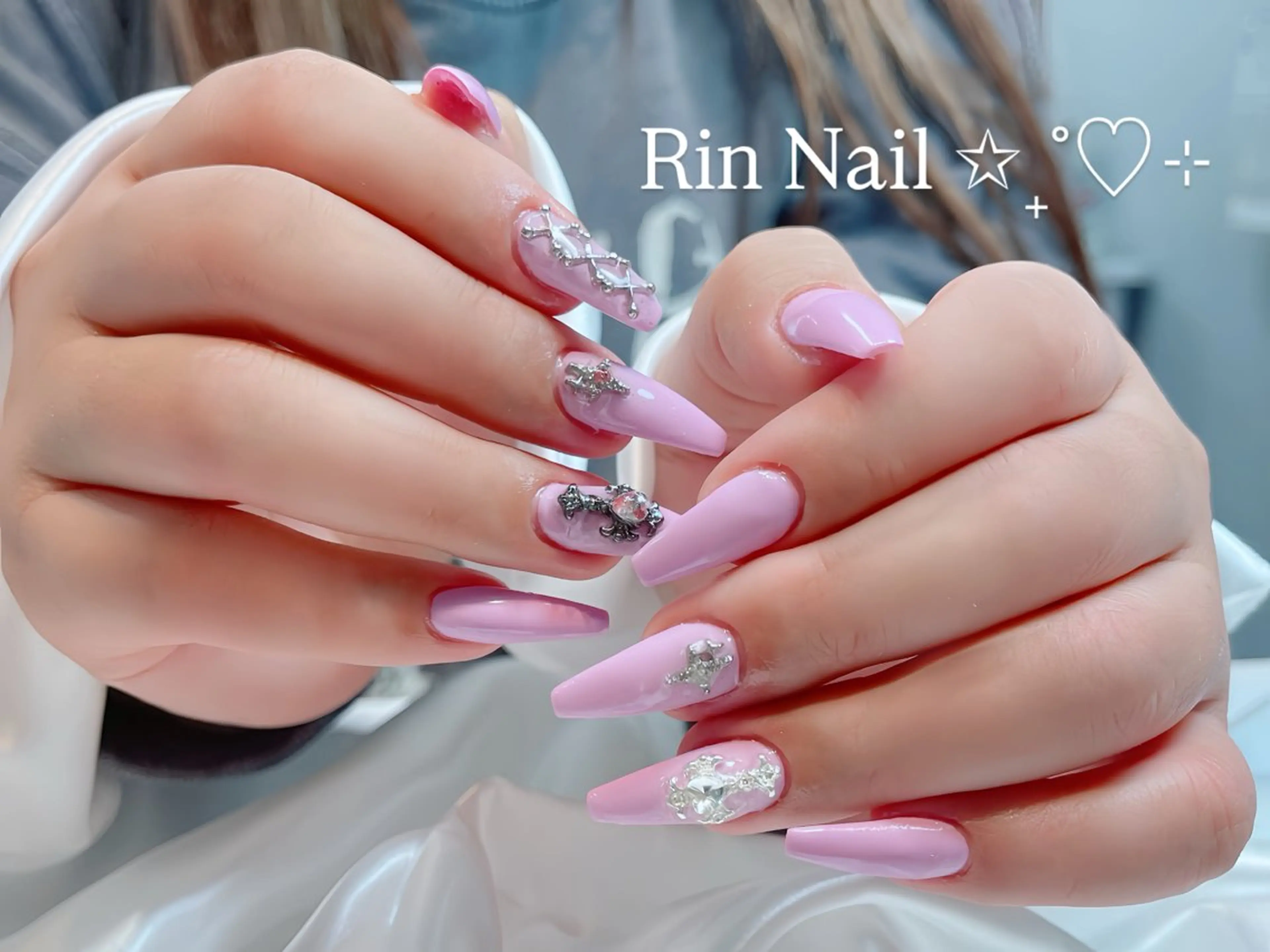 ネイル チークネイル フラッシュネイル フラワーネイル フットネイル ジェルネイル ハンドネイル Rin Nail Shinokuboのネイルデザイン