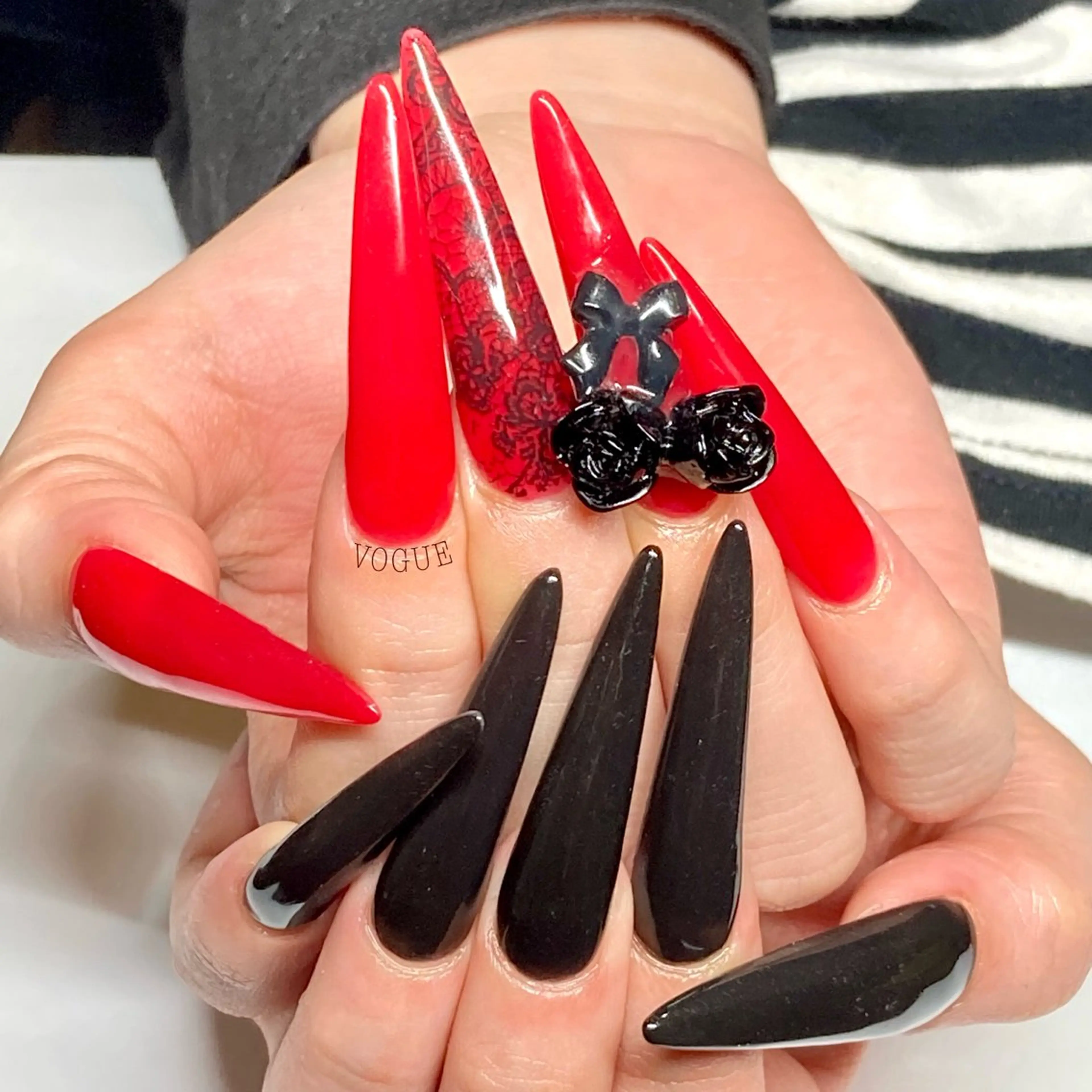 ネイル ハンドネイル VOGUE ×SWANのネイルデザイン