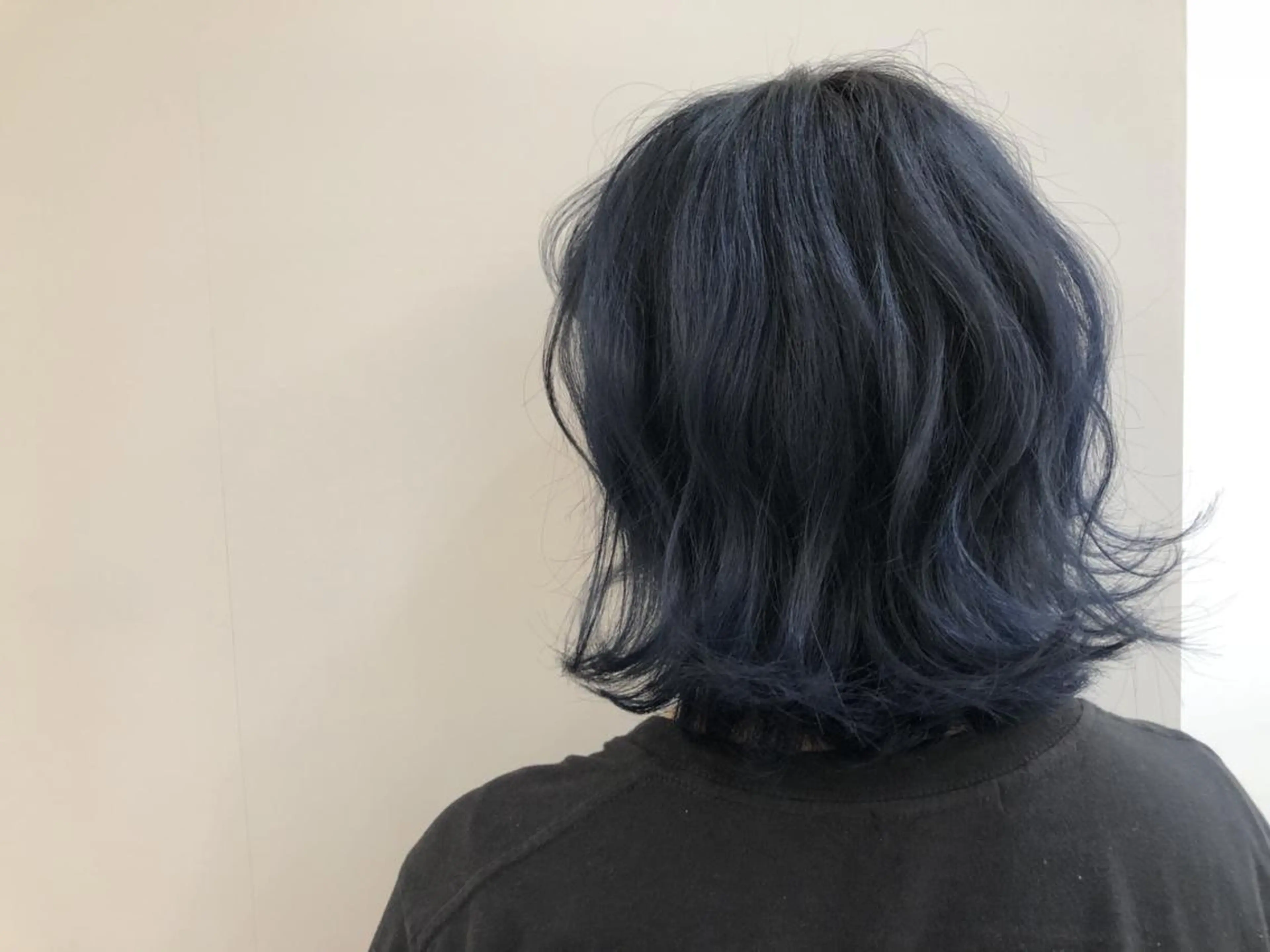 ミディアム カラー アディクシーカラー イルミナカラー due hair 京都駅前店 MILBON オージュア認定サロン【デューヘアー】所属・ハイトーンブリーチ 土坂　由志【京都】のヘアスタイル