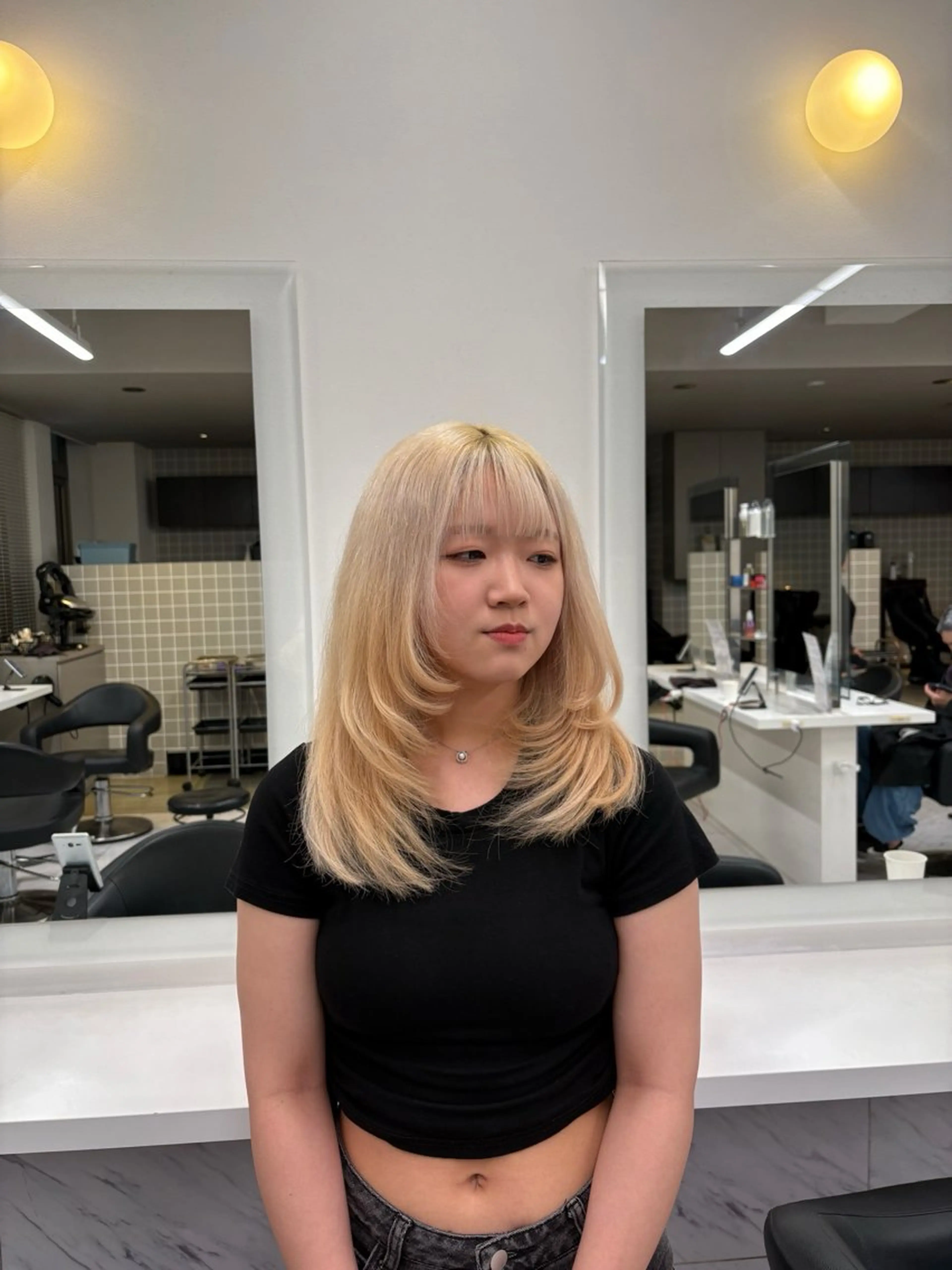 カラー ヘアカラー トリートメント ベージュ／ブラウン/ ナチュラルレイヤーのヘアスタイル