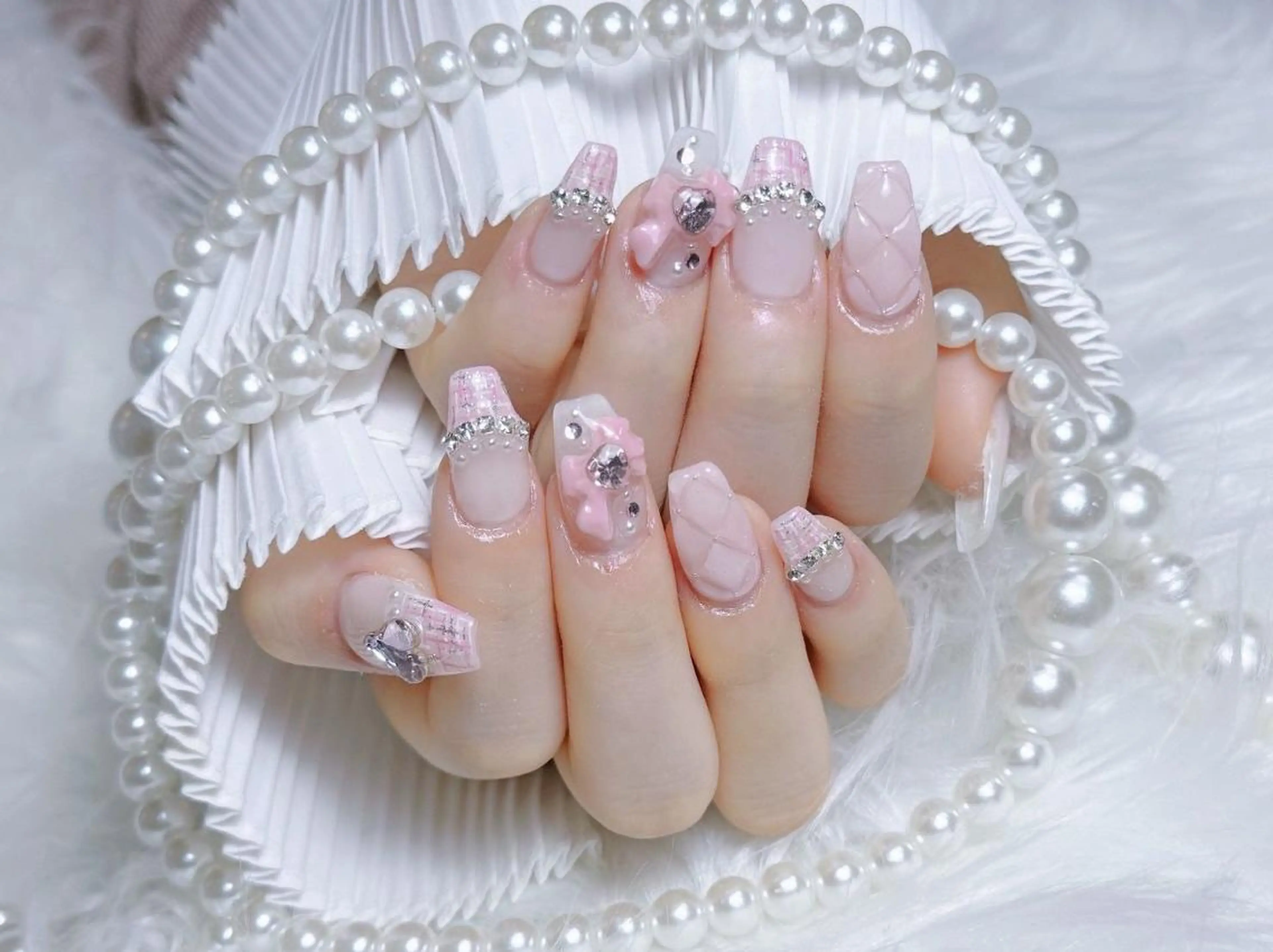 ネイル RAFFINE 月🦋🩵のネイルデザイン