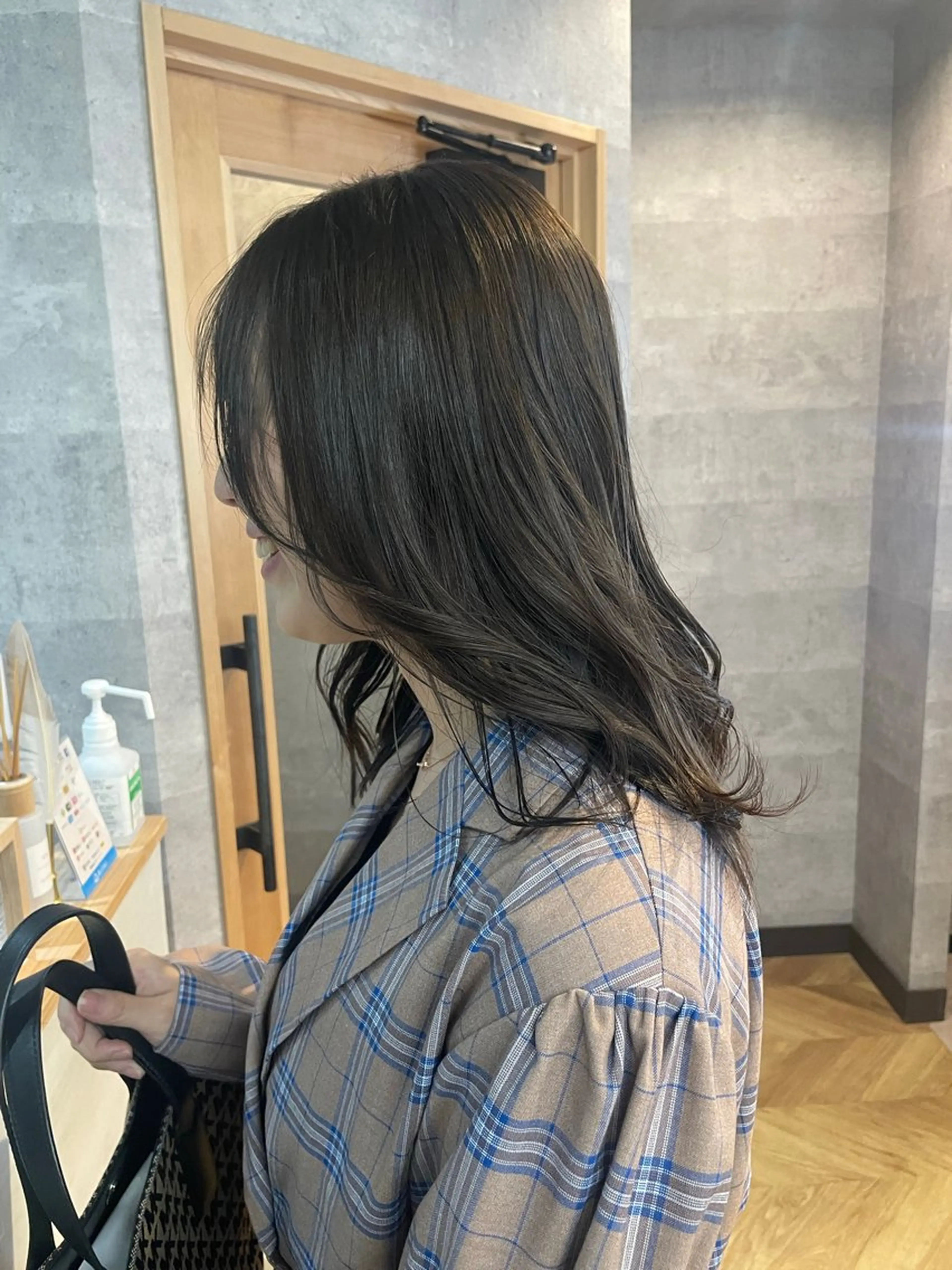 ミディアム アッシュ script.所属・艶髪 🌸木下なつみのヘアスタイル