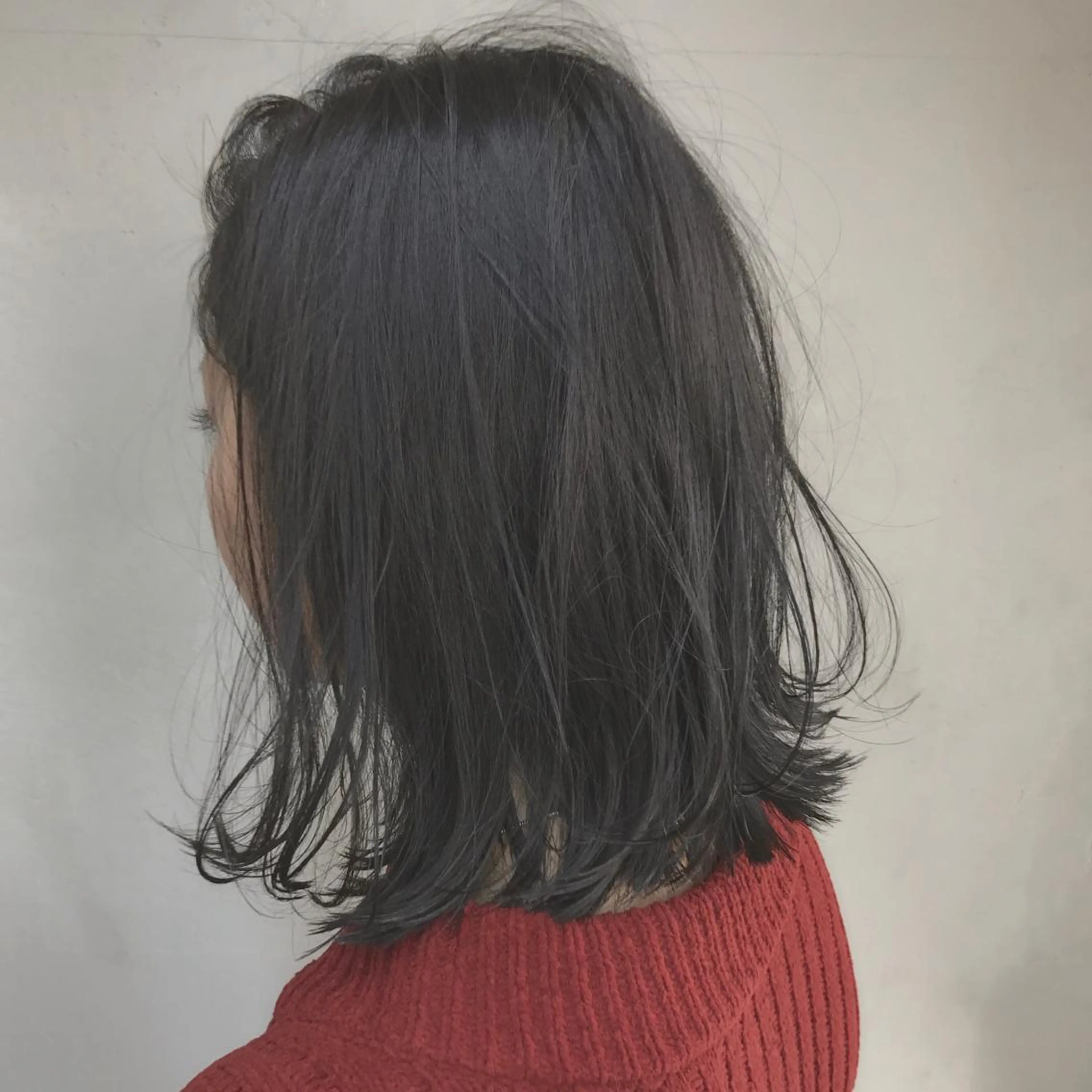 ショート ボブ TOMOYAレイヤー ブリーチ縮毛矯正のヘアスタイル