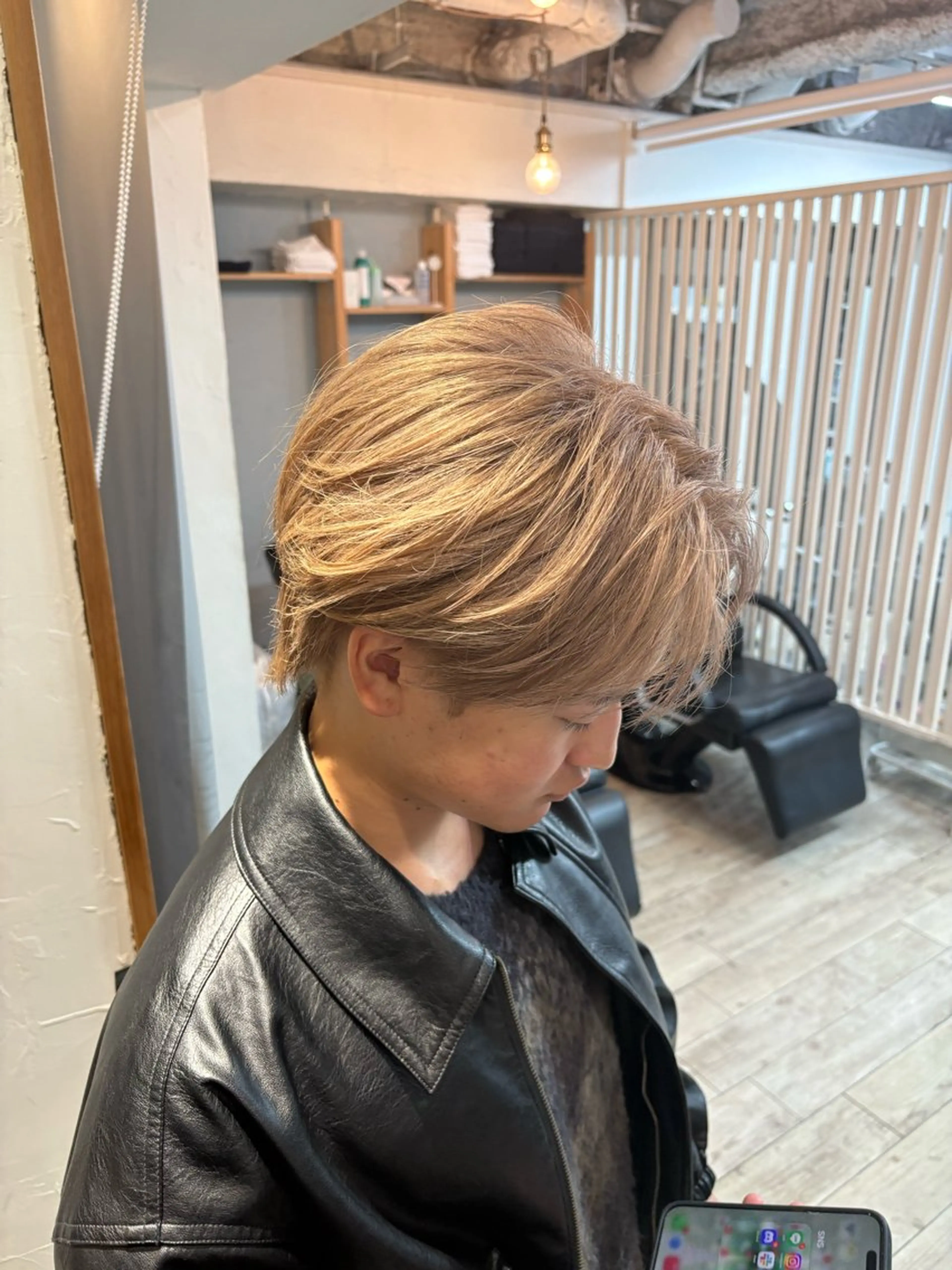 カラー メンズ ベージュカラー ミルクティーベージュ ヘアカラー メンズハイトーン特化 てるぼうのヘアスタイル