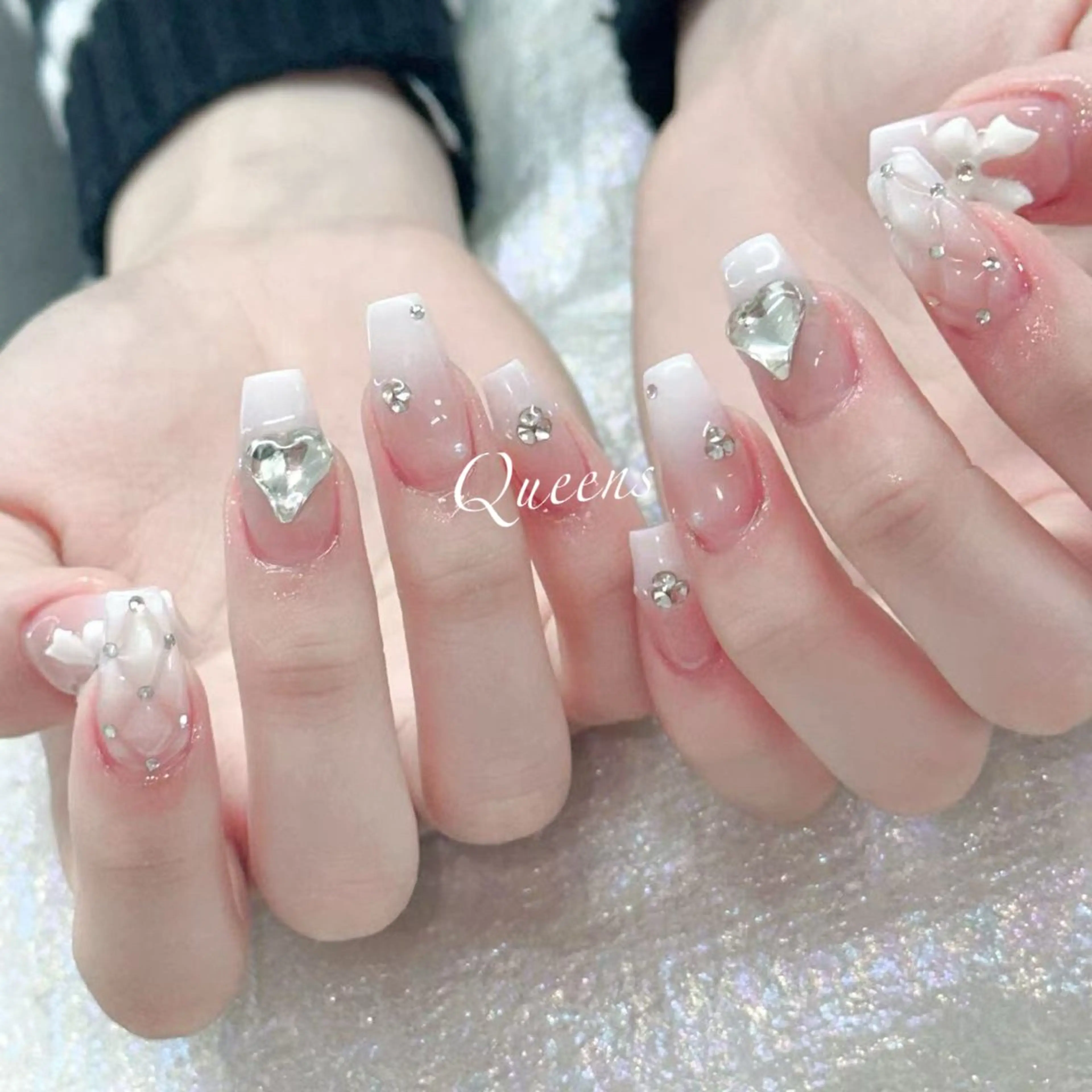 ネイル ハンドネイル Queens テイのネイルデザイン