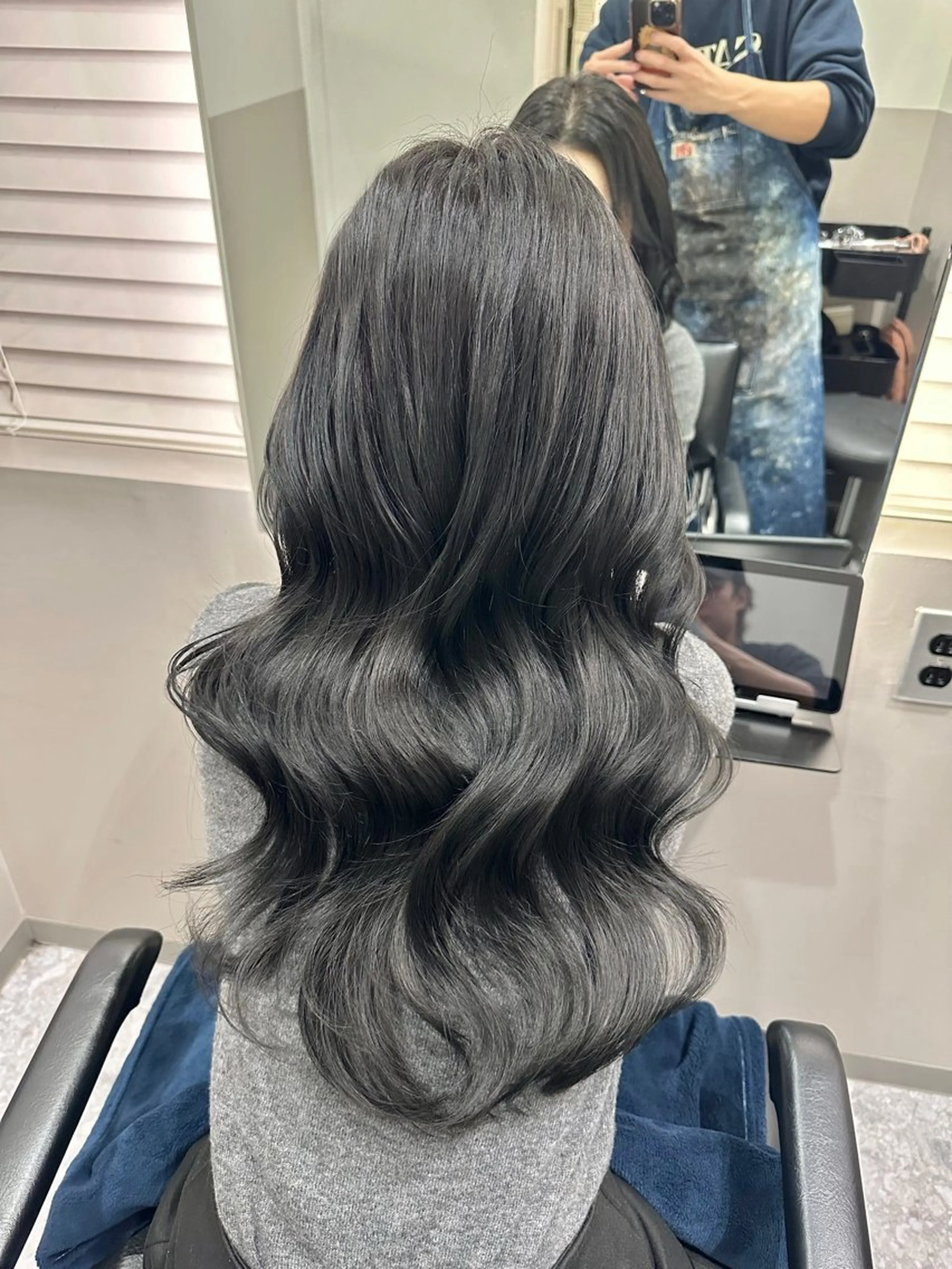 セミロング 韓国レイヤー透明感 カラーヨウスケのヘアスタイル